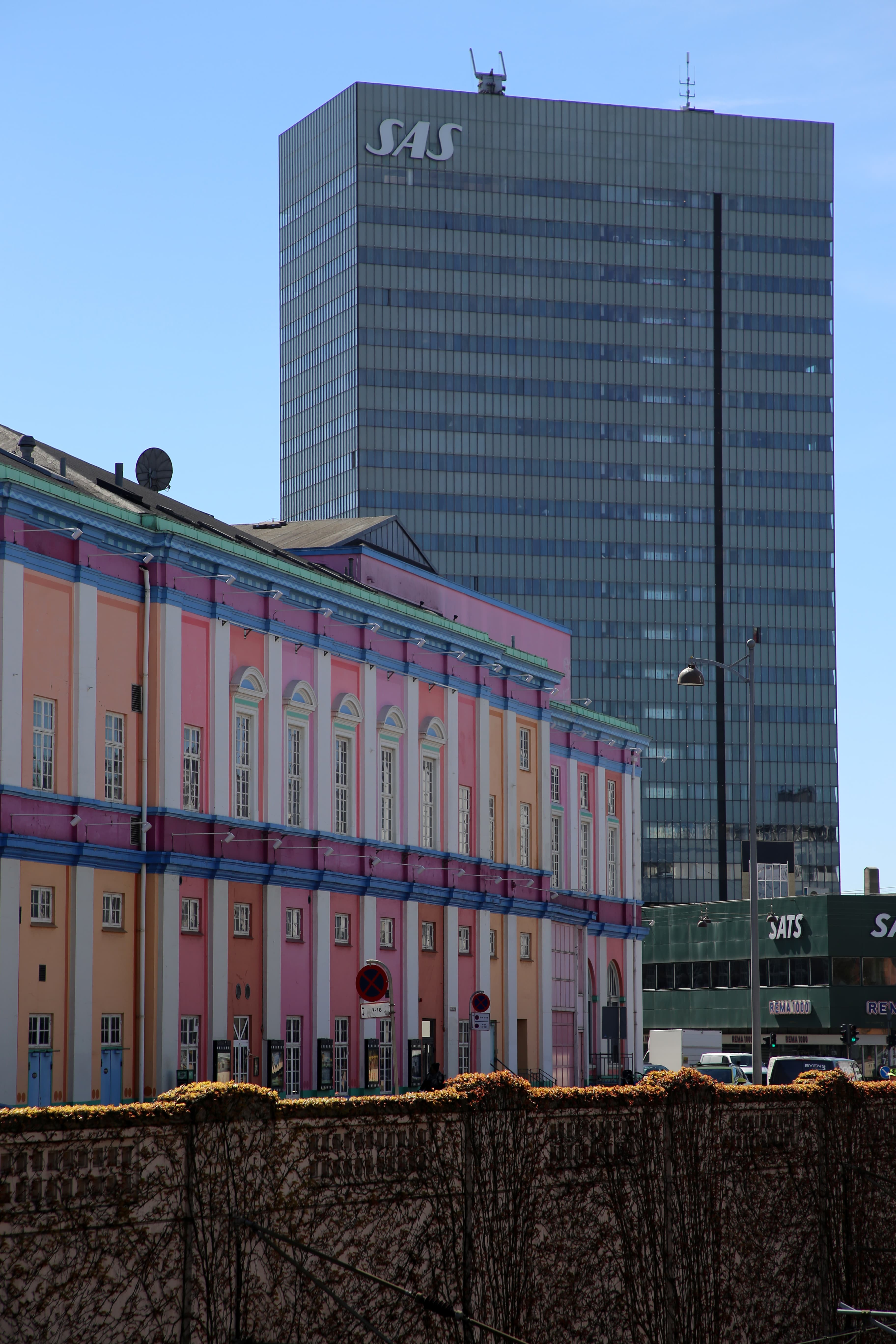 Bagsiden af Palads med SAS hotellet i baggrunden