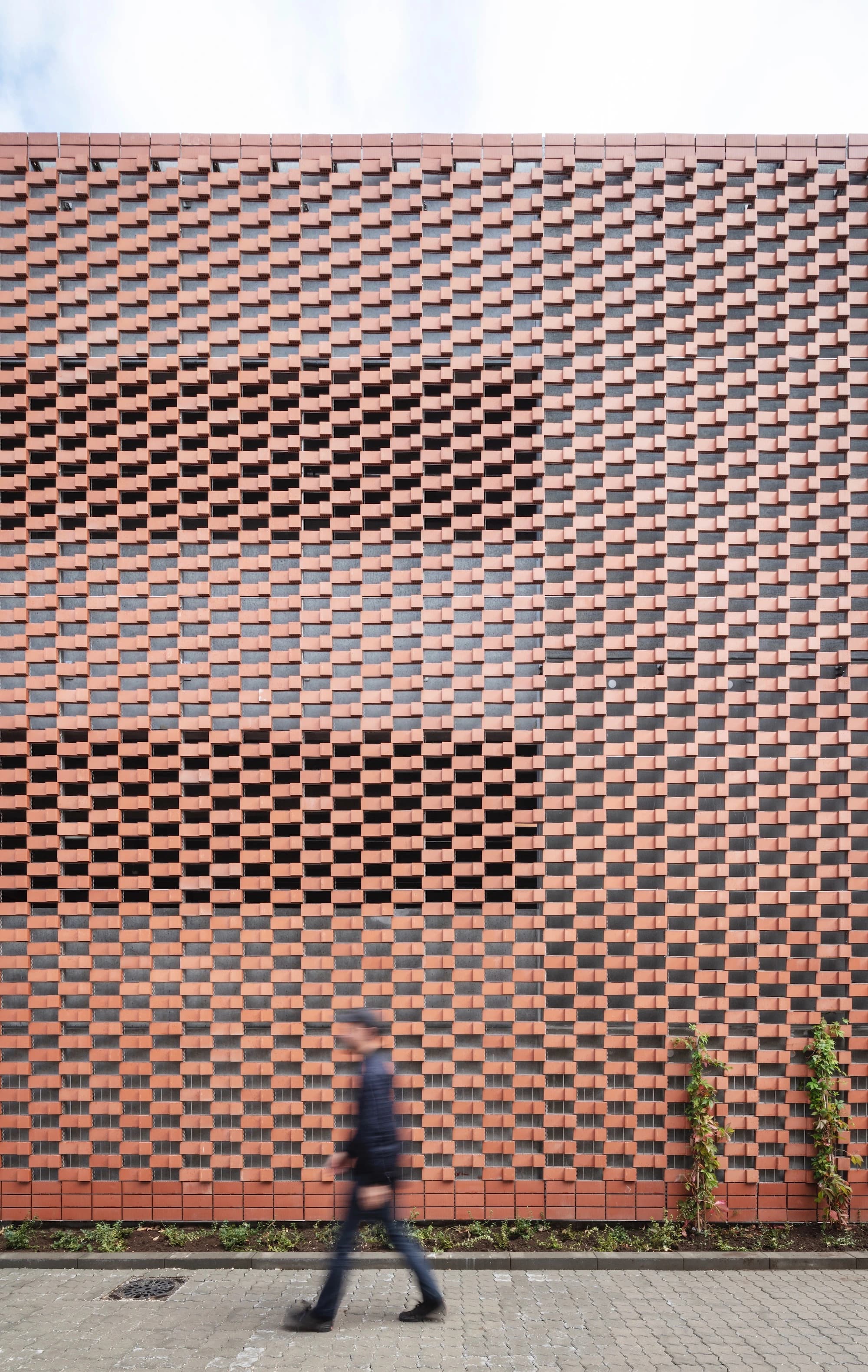 Multi-story Car Parking, Aarstiderne