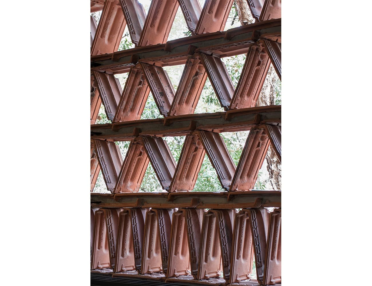 The Beehive, Luigi Rosselli & Raffaello Rosseli