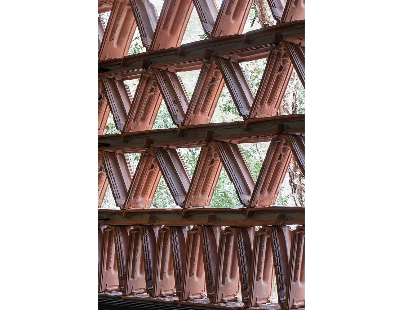 The Beehive, Luigi Rosselli & Raffaello Rosseli