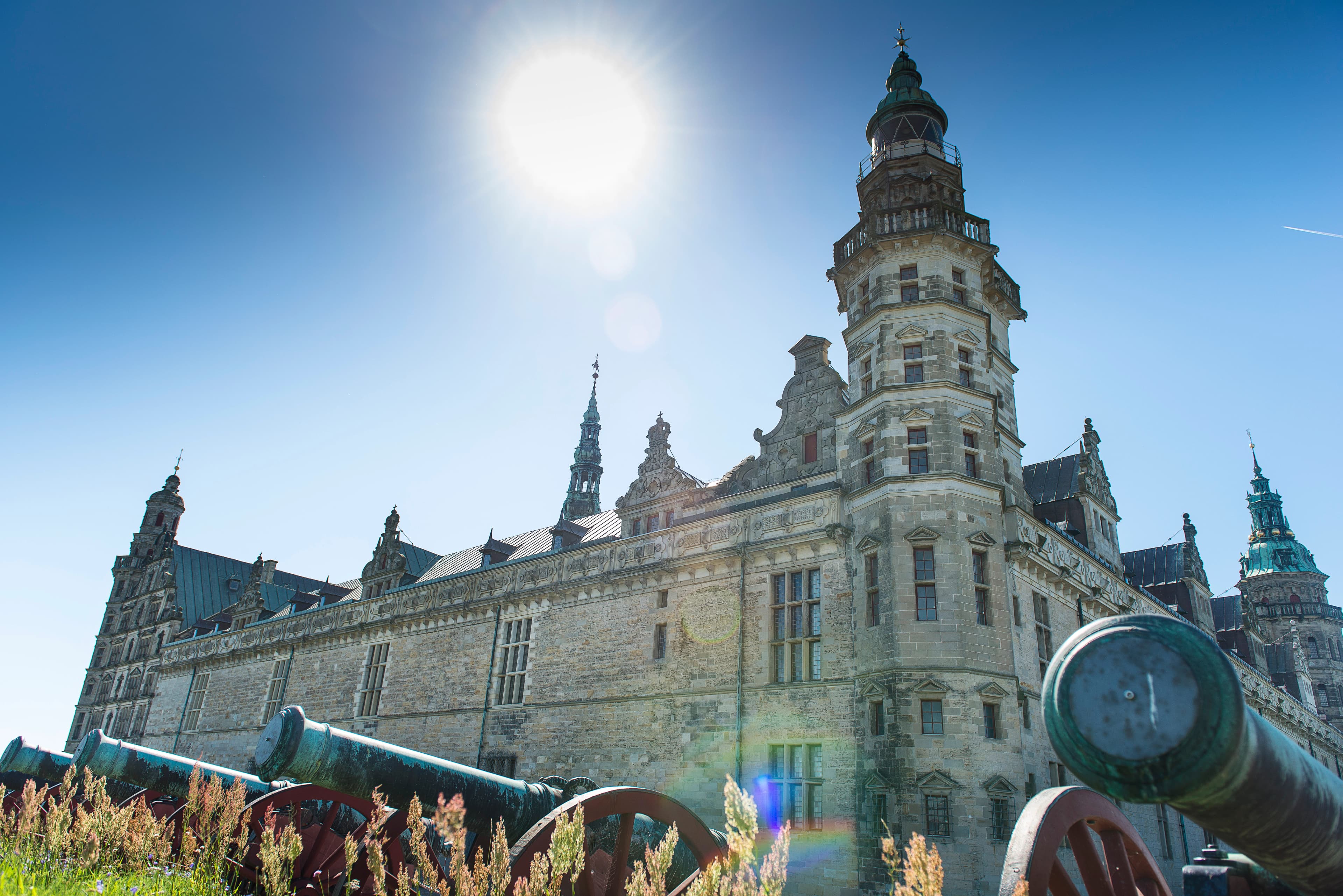 Kronborg med kanoner foran