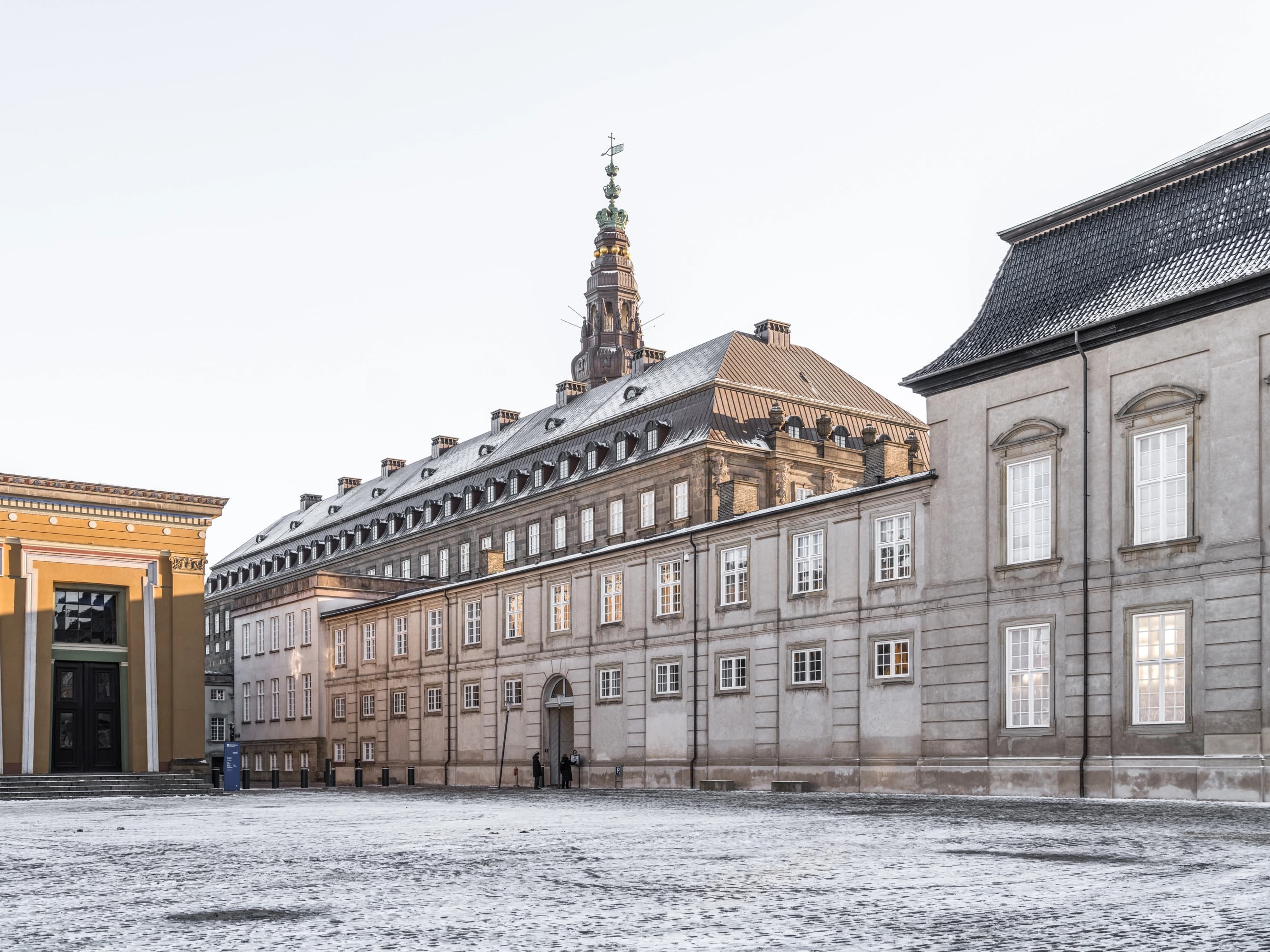 Christiansborg Slot set fra Thorvaldsens Museum