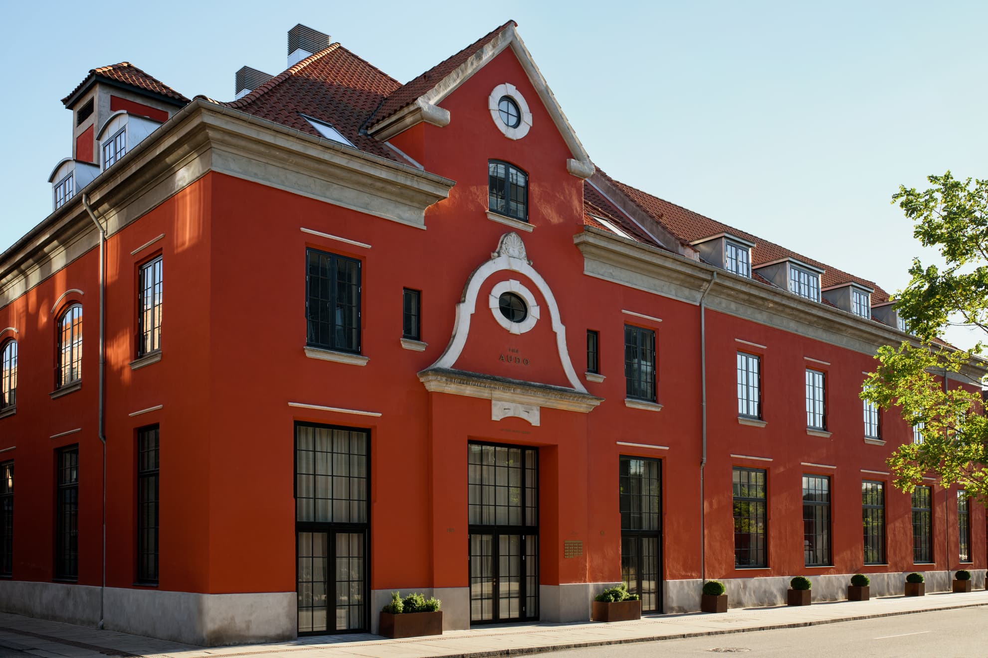 Audos røde facade