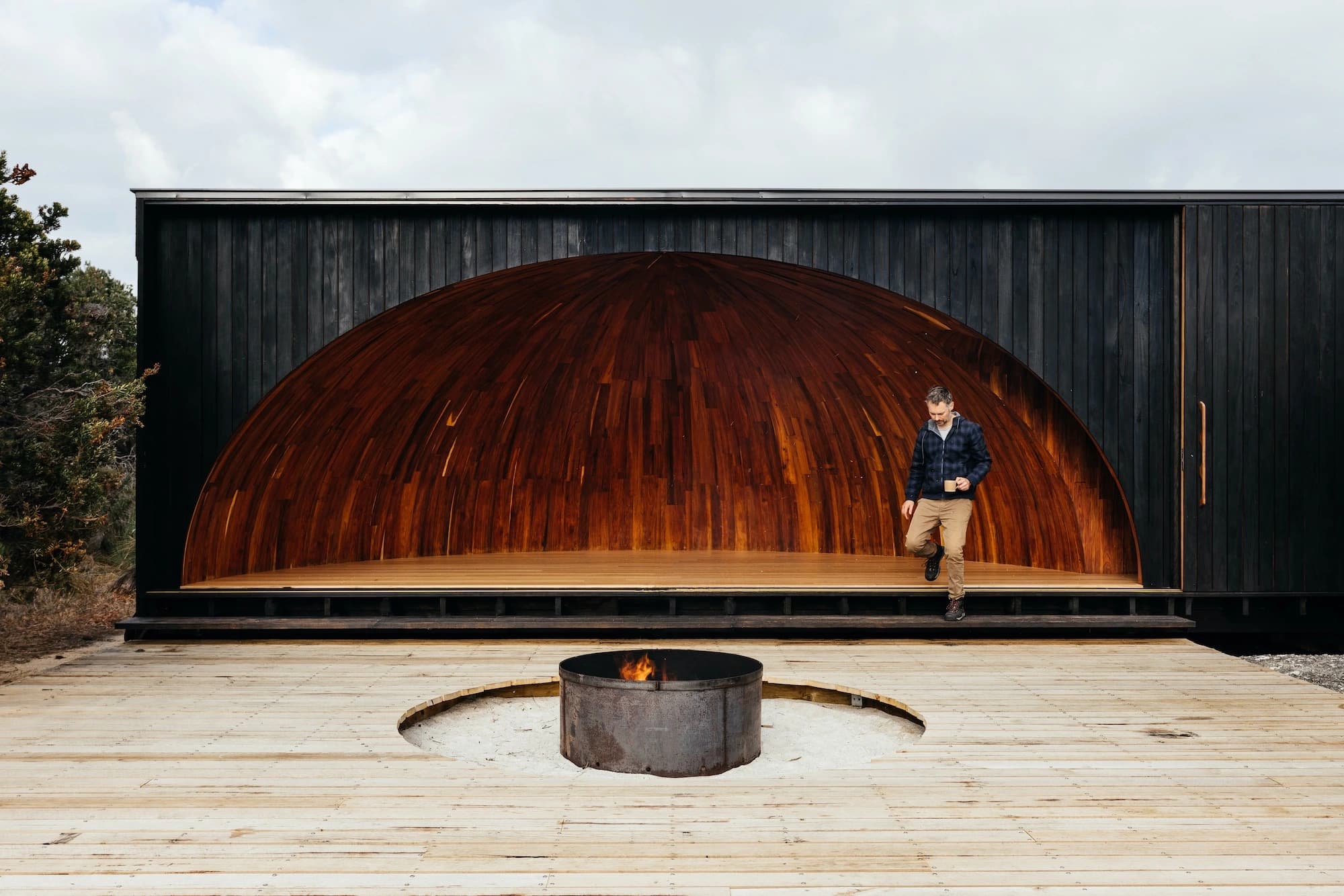 Krakani Iumi, Taylor and Hinds