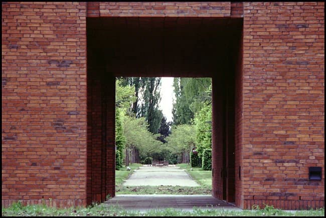 Gennemgang fra parken