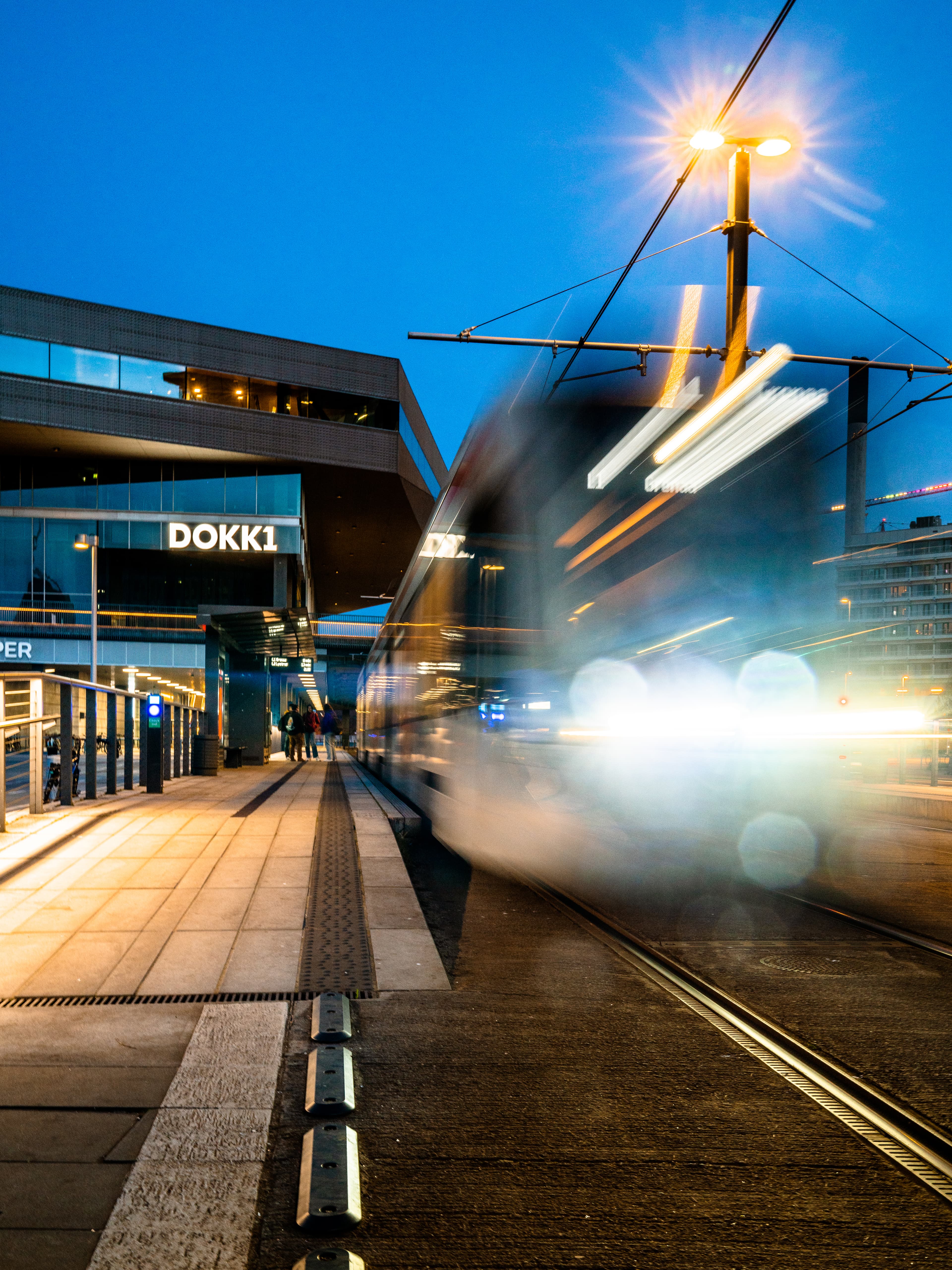 Dokk1 med Aarhus Letbane om natten