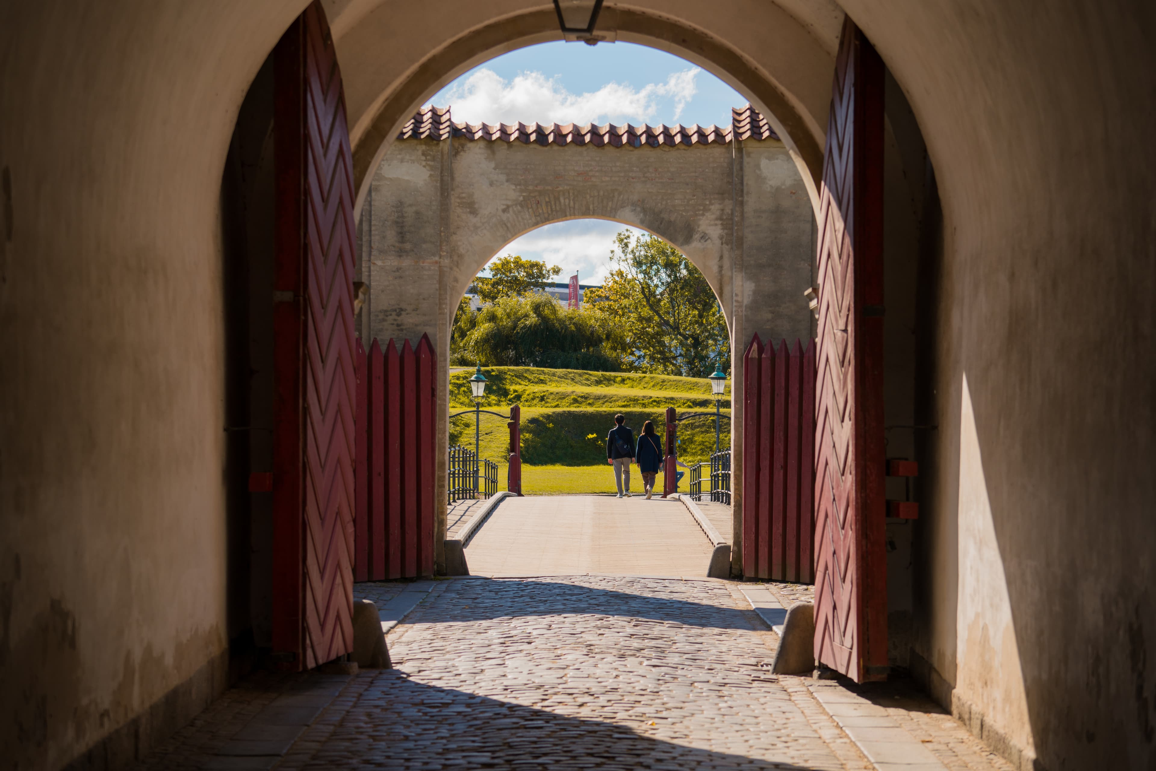 Kastellet gennem porten