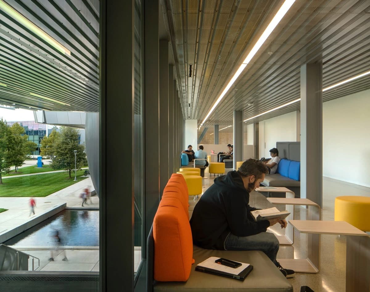 Taubman Complex, Morphosis