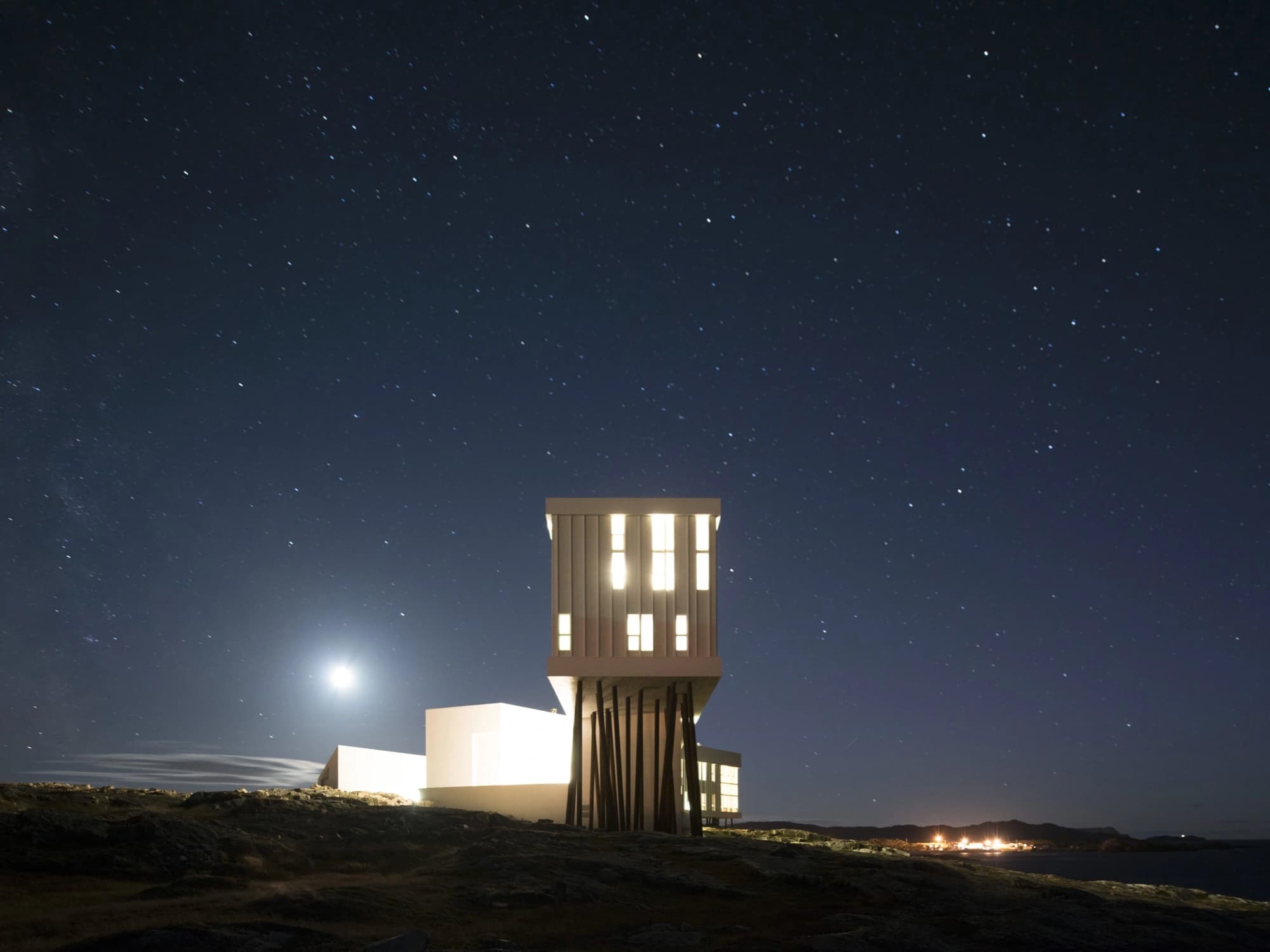 Far away from urban centres, guests on Fogo Island uninterrupted darkness from the cosy confines of the Inn.