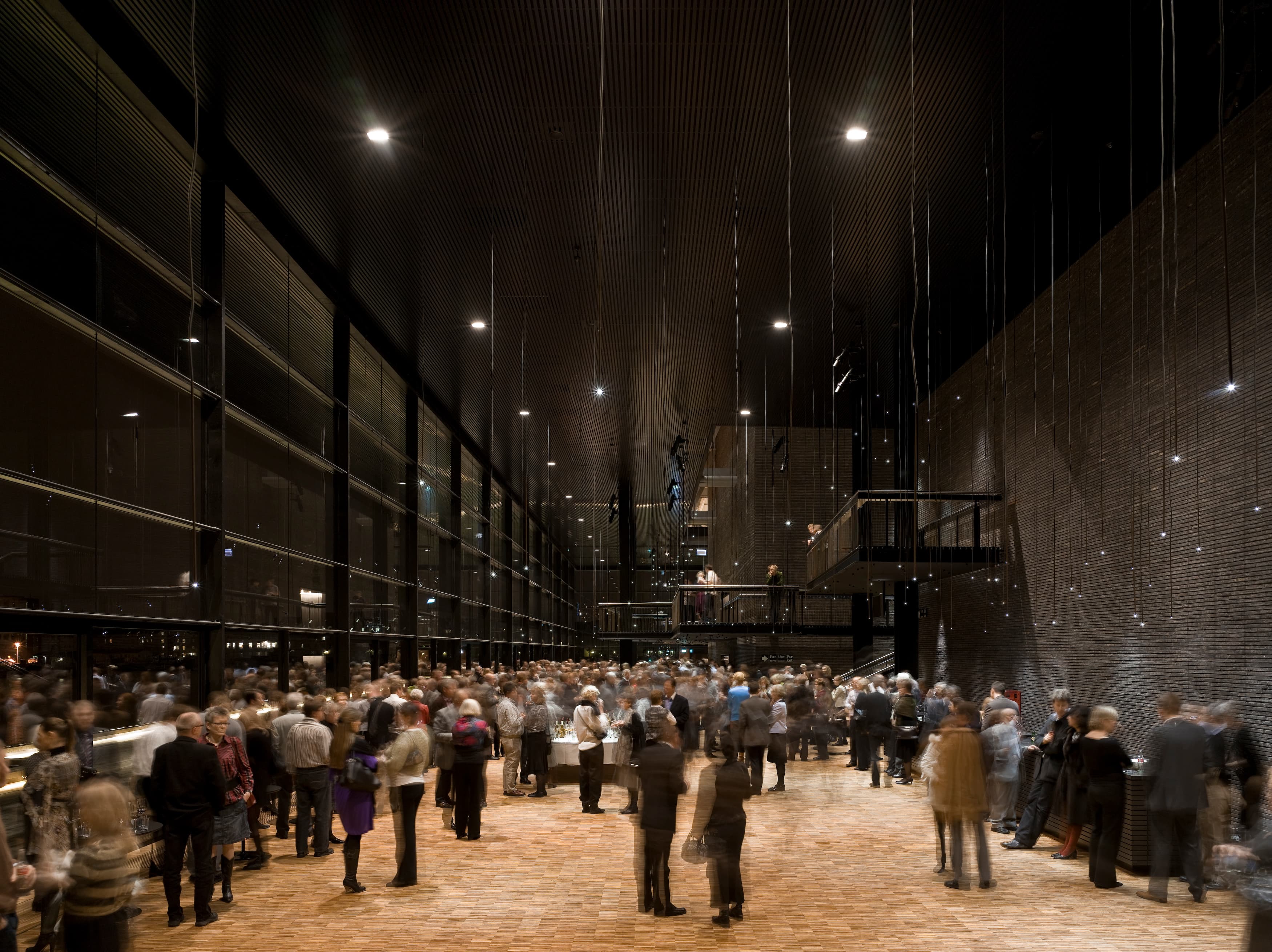 Indenfor i skuespilhuset