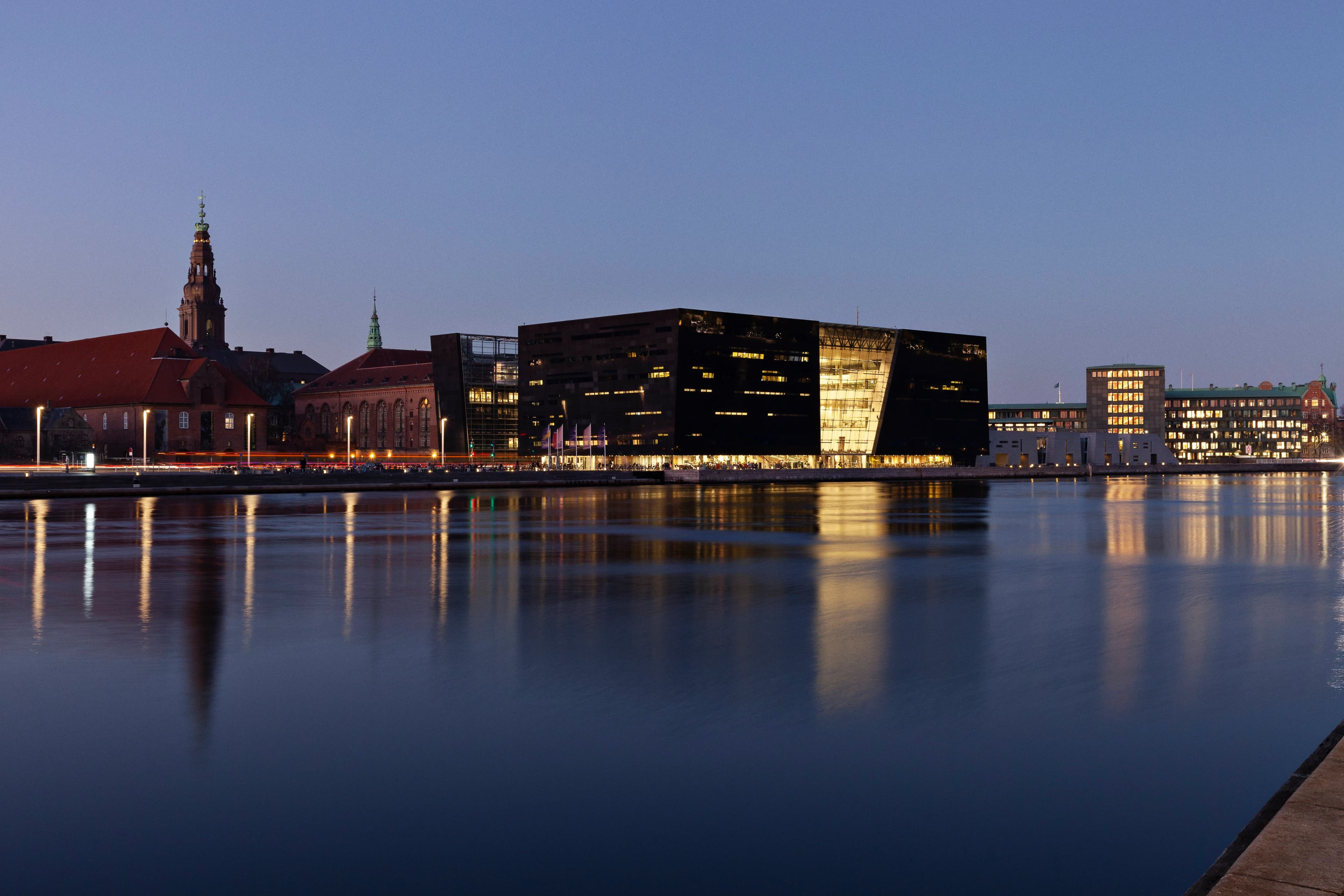 Den Sorte Diamant aften fra havnesiden