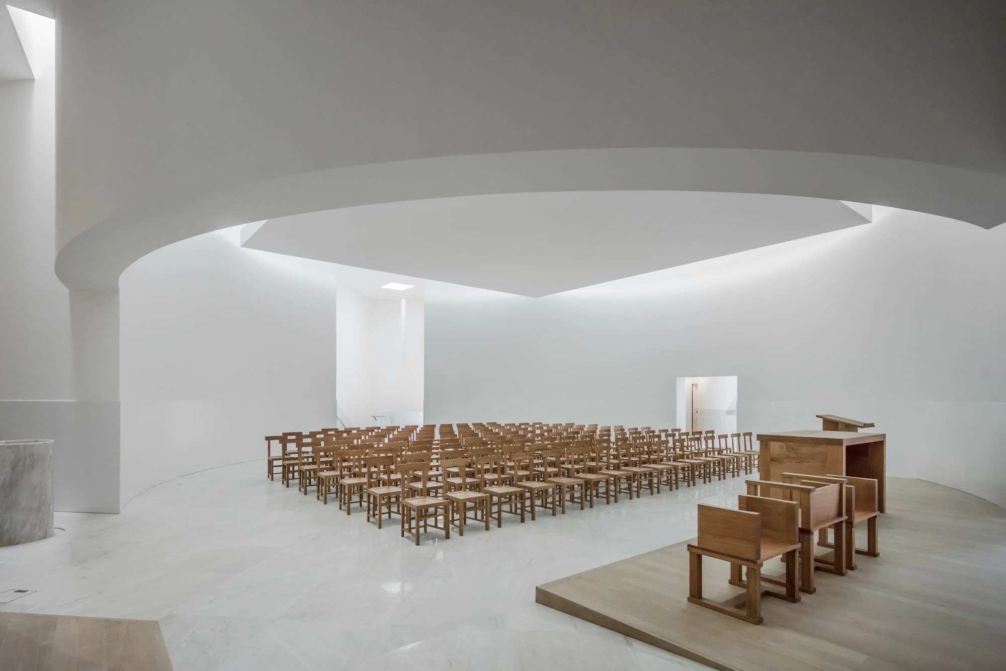 Church of Saint-Jacques-de-la-Lande, Alvaro Siza