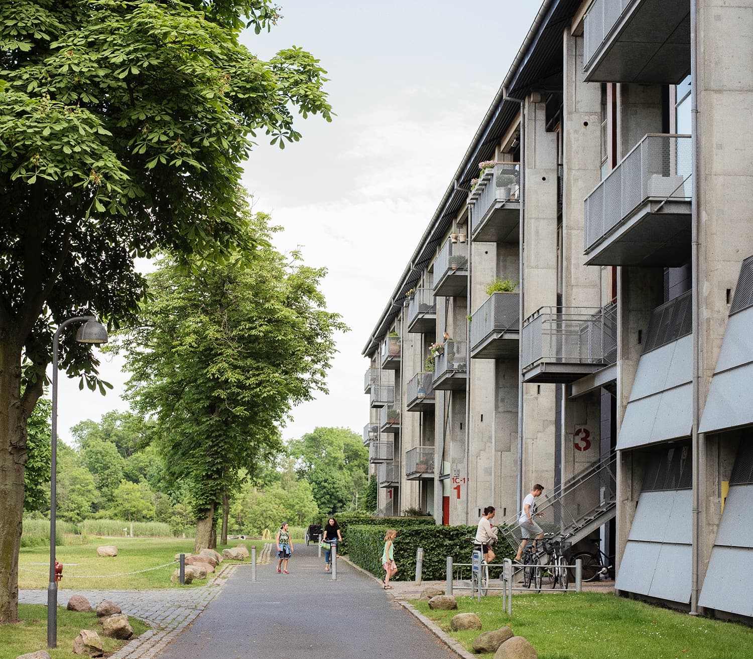 Torpedo Hall Apartments, Vandkunsten