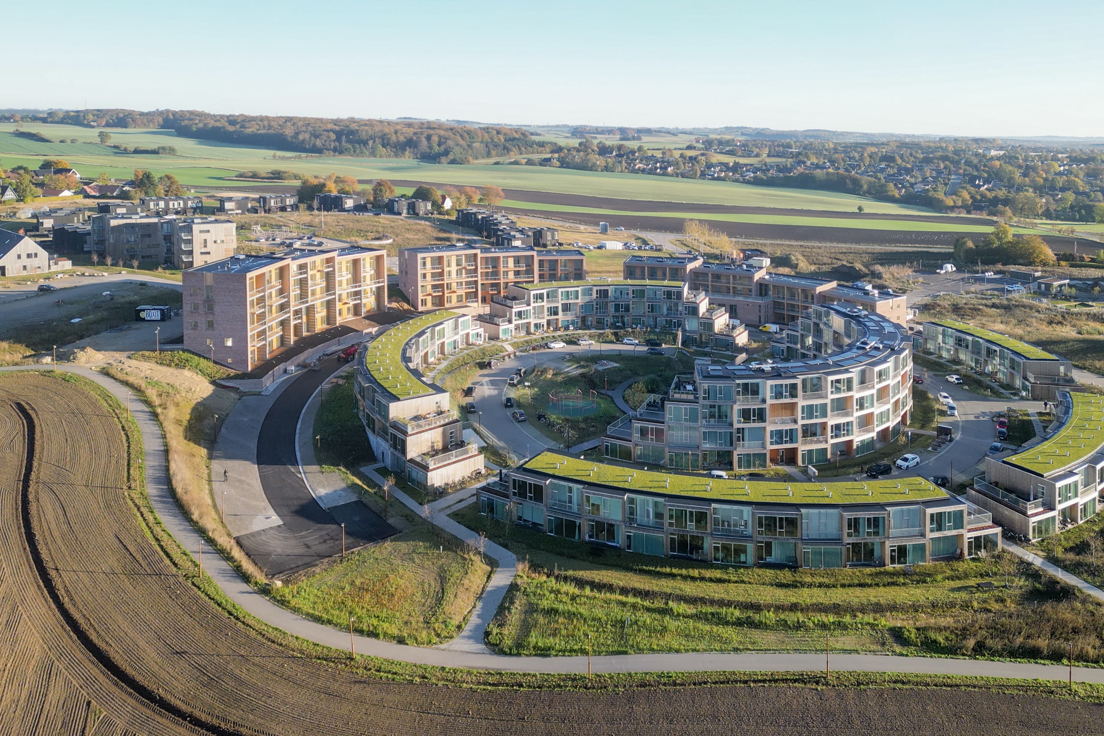 Dronefoto af Nye, nord for Aarhus