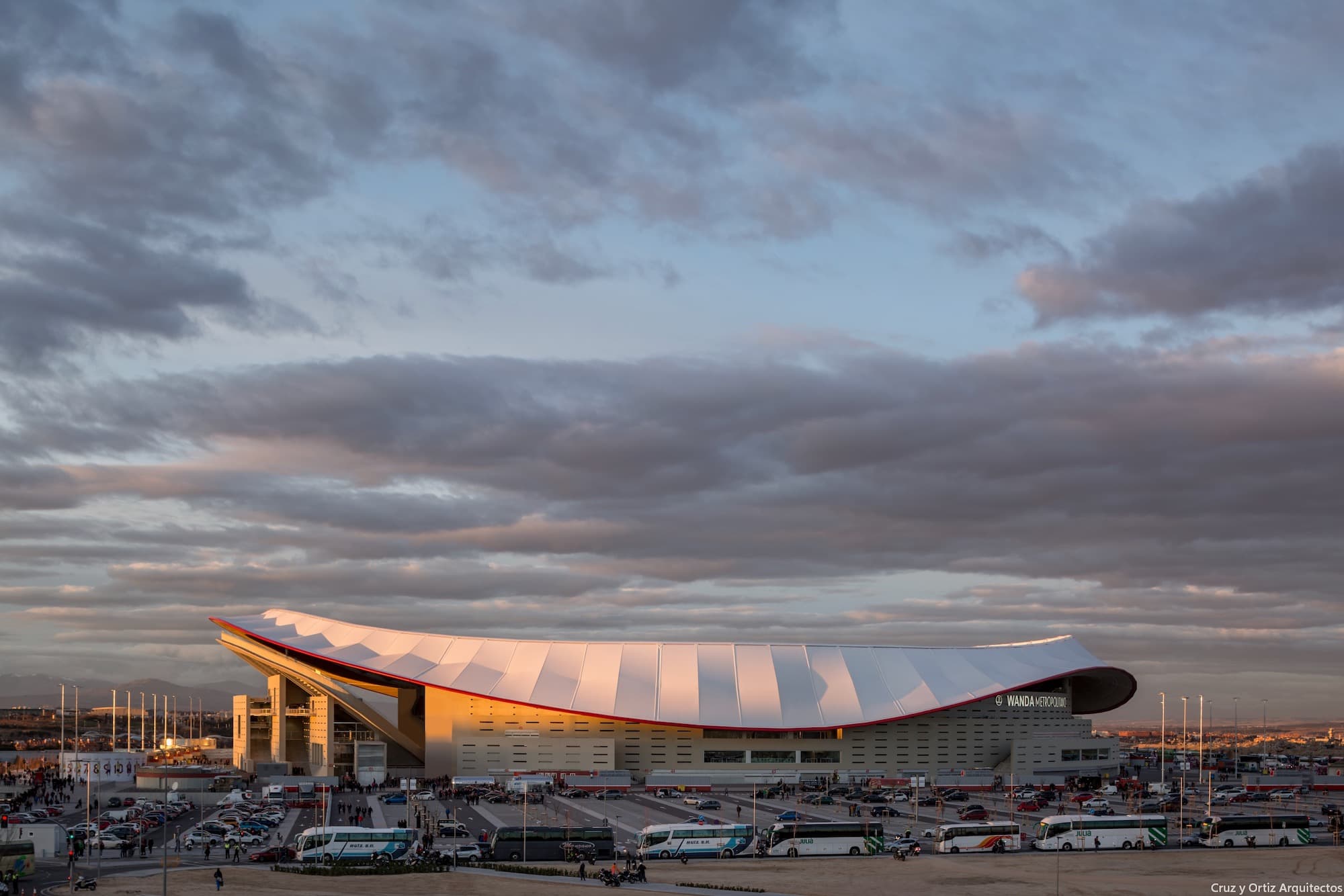 Wanda Metropolitano, Cruz y Ortiz