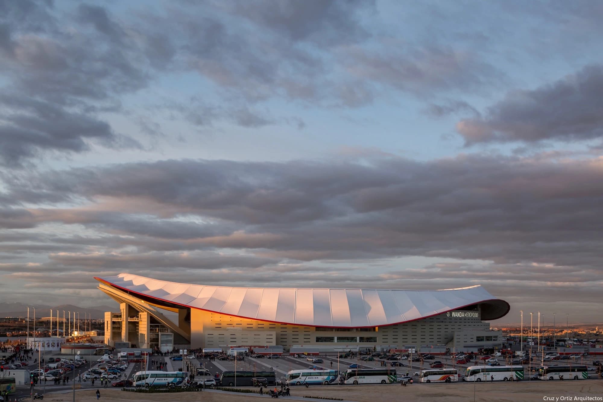 Wanda Metropolitano, Cruz y Ortiz
