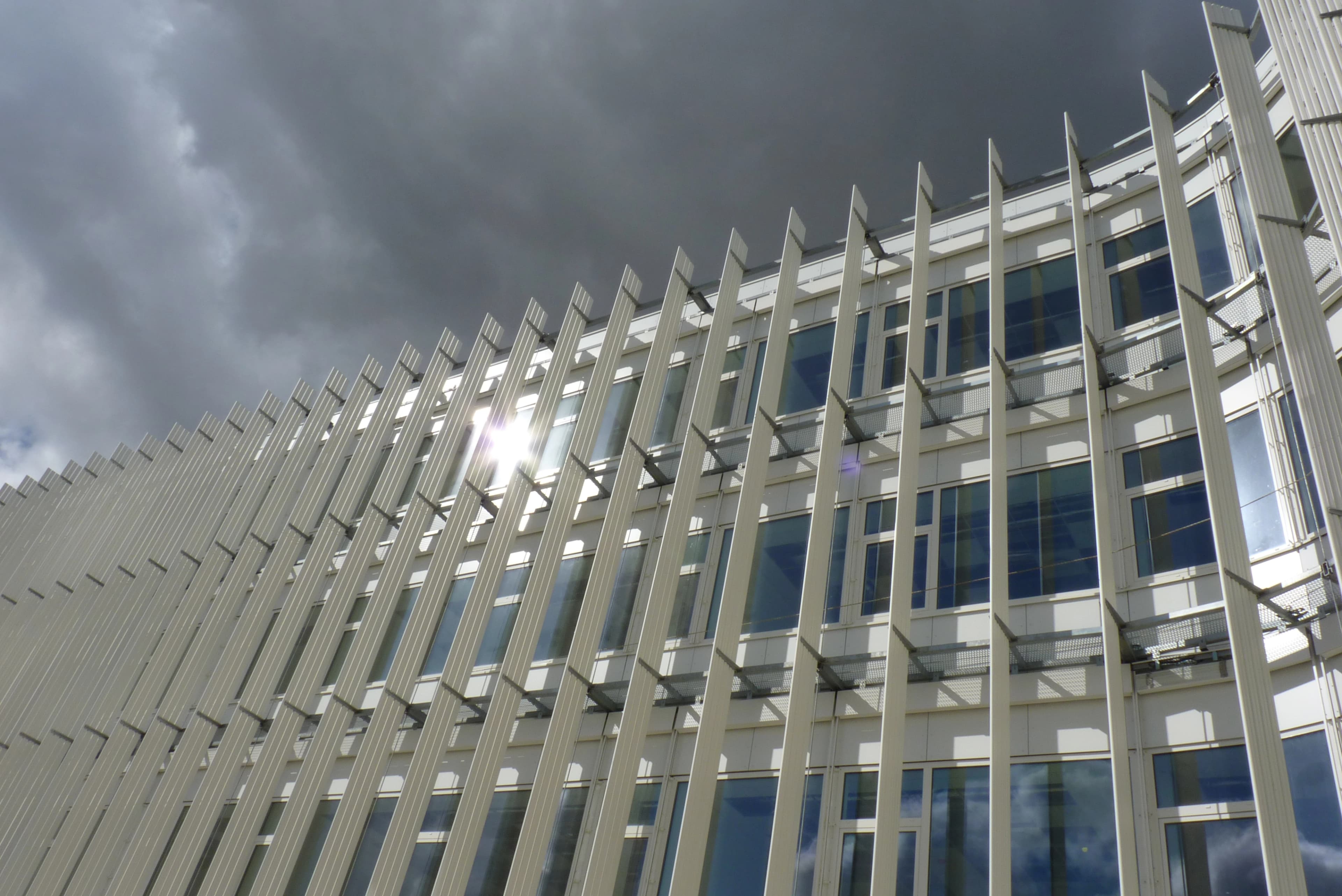 Lameller udenpå Handicaporganisationernes Hus