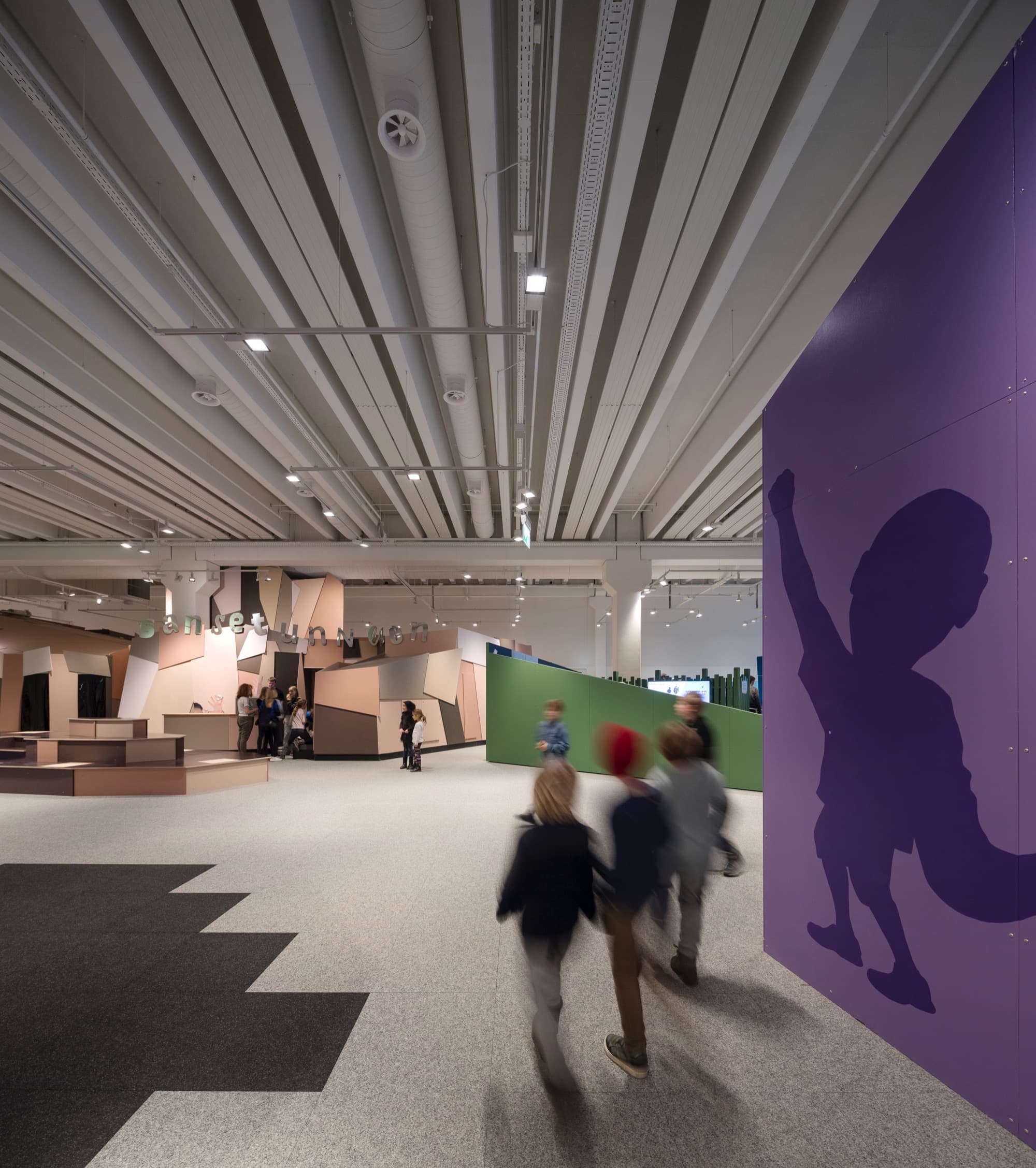 First exhibition space, flexible technical floors.