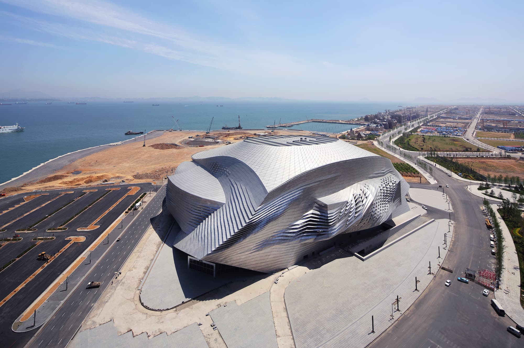 Dalian International Conference Center, Coop Himmelb(l)au