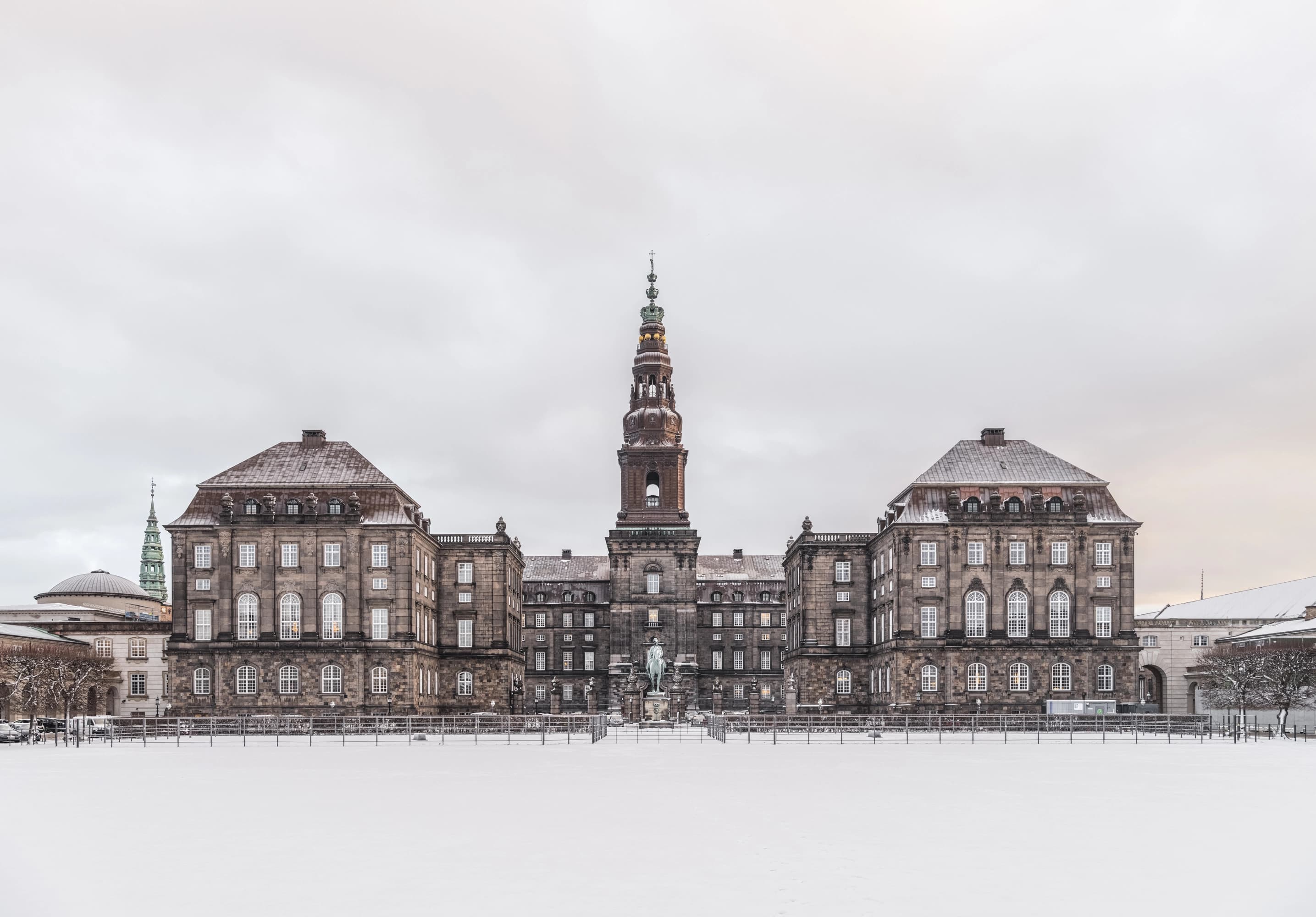 Christiansborg Slot set fra ridebanen