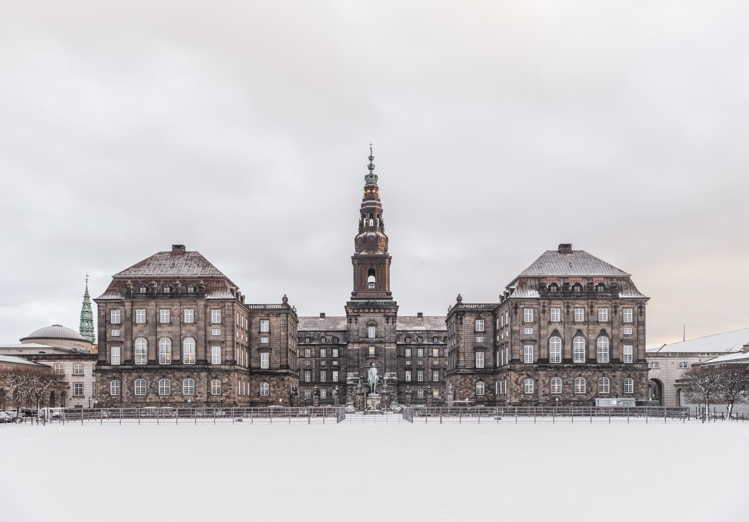 Christiansborg Slot set fra ridebanen