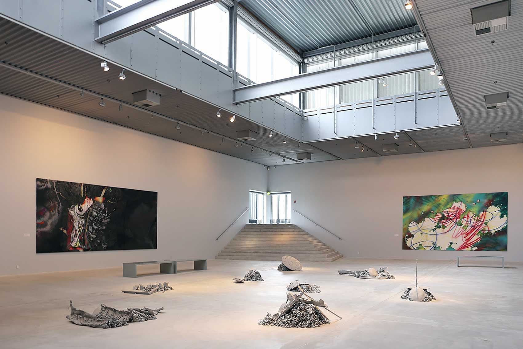 Et af ARKENs udstillingsrum set indefra