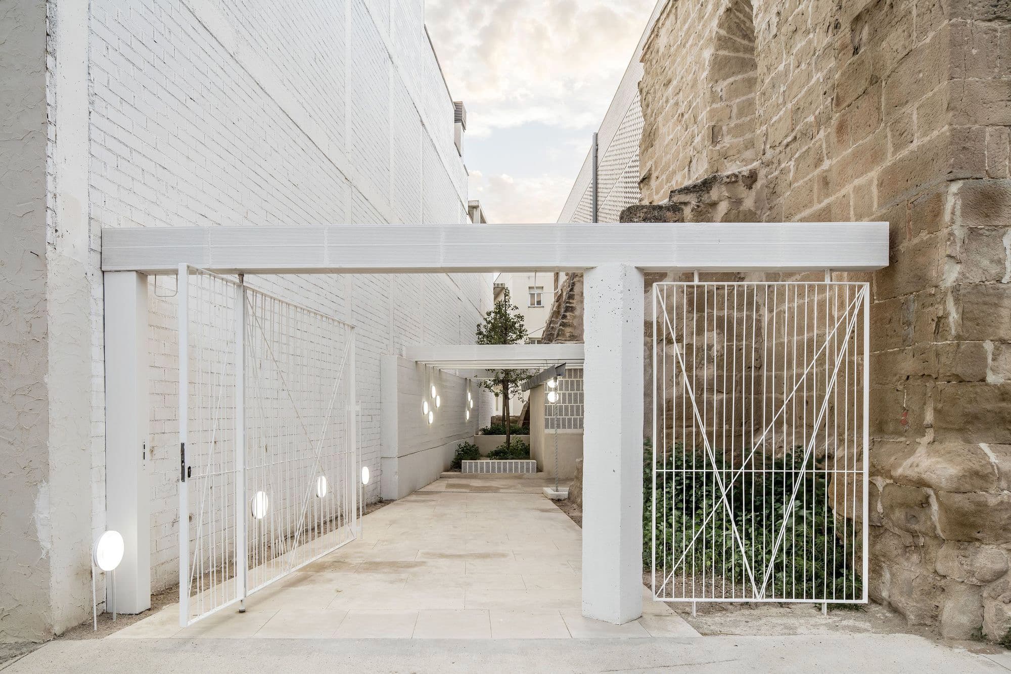 Ancient Church of Vilanova de la Barca, AleaOlea