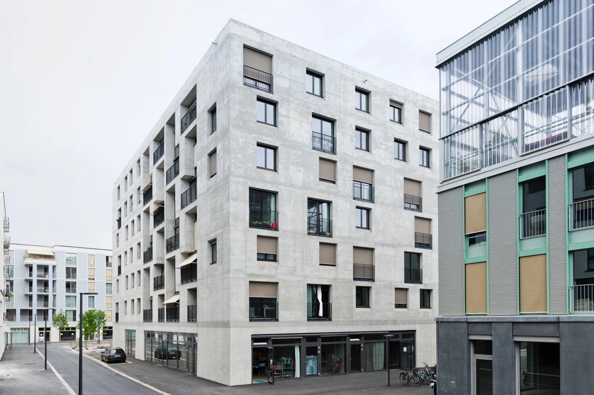 These two buildings by Pool Architekten- House G and House J – portray a likeness of character without becoming overly repetitive.
