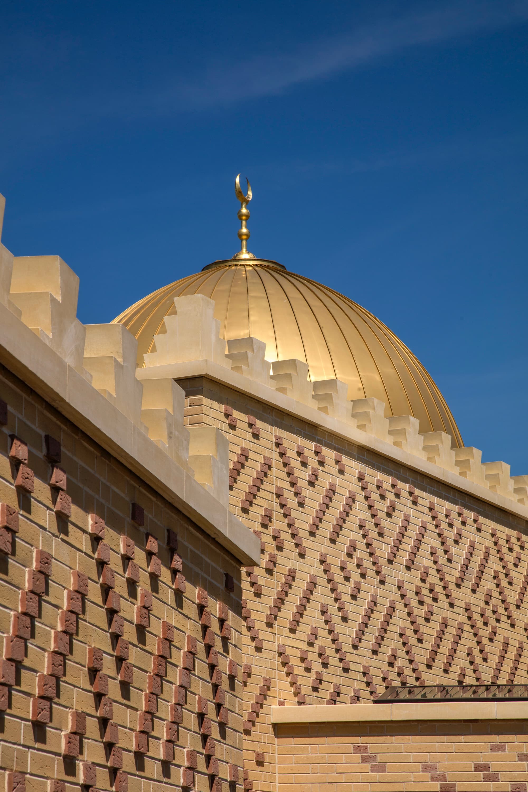 Cambridge Central Mosque, Marks Barfield Architects