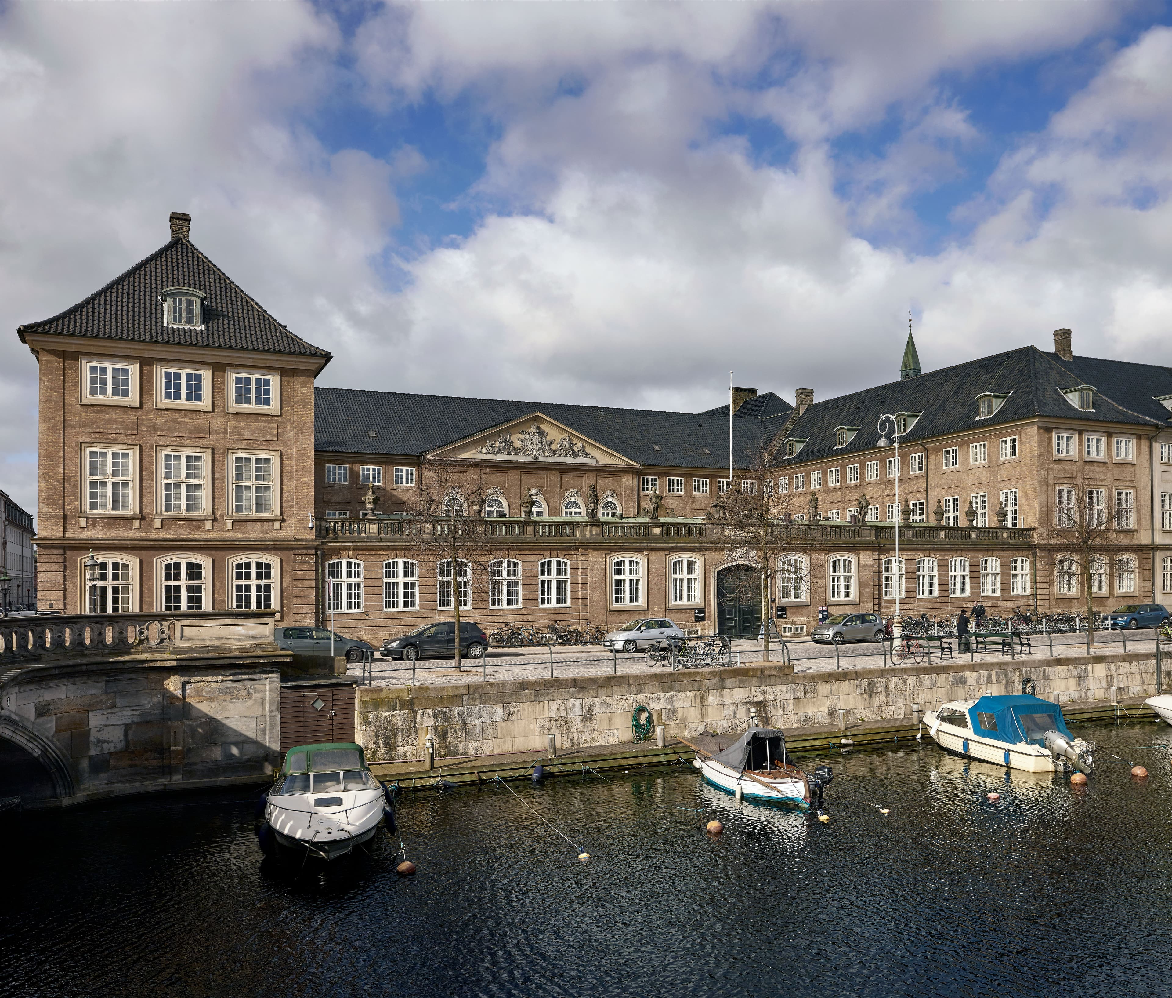 Nationalmuseet / Prinsens Palæ set fra Frederiksholms Kanal