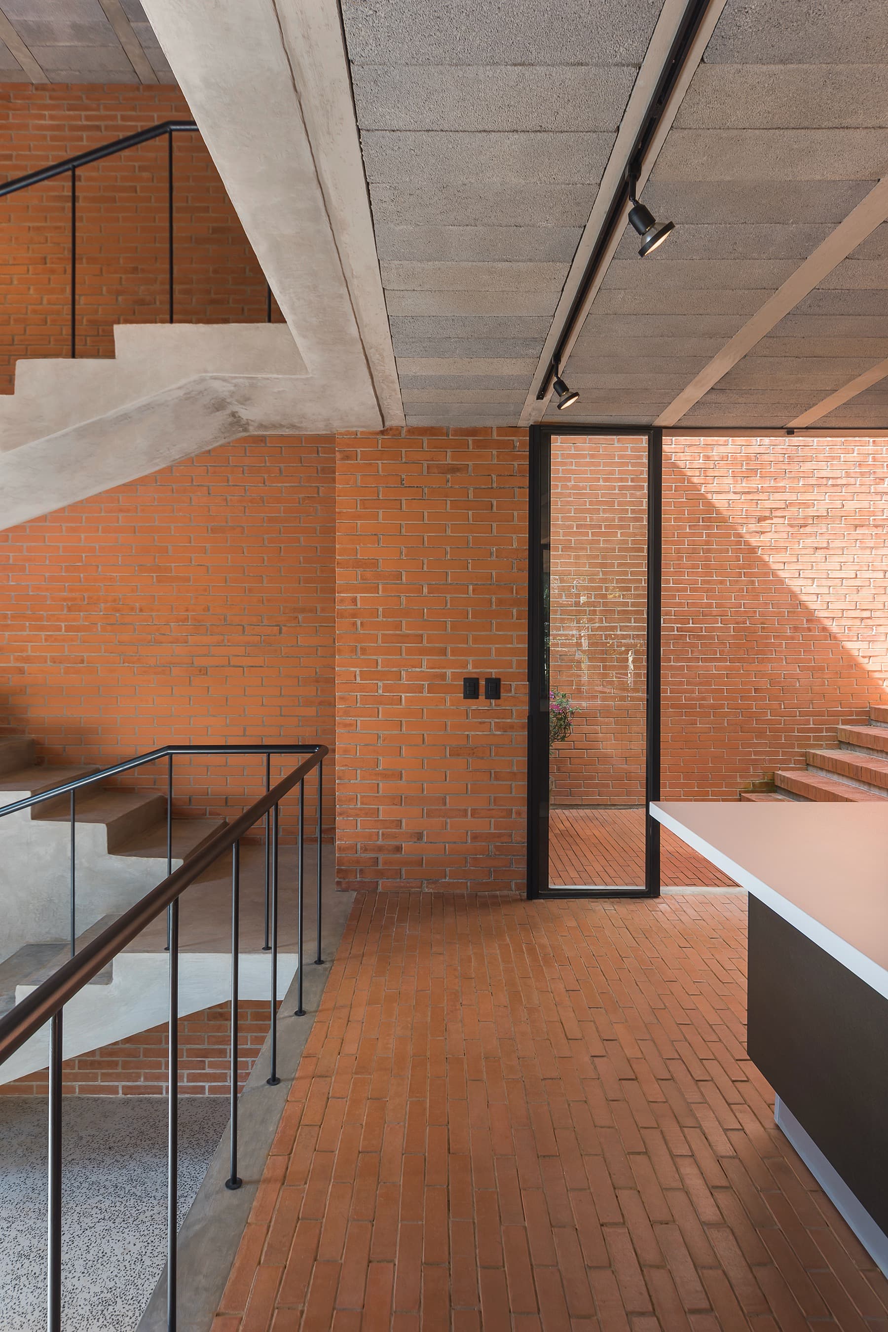 Casa Tello, PRODUCTORA