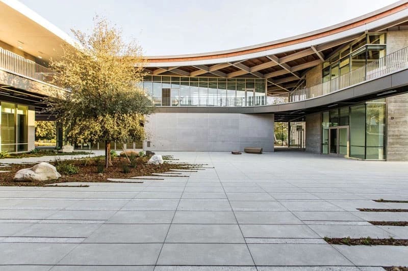 Studio Art Hall, wHY Architecture