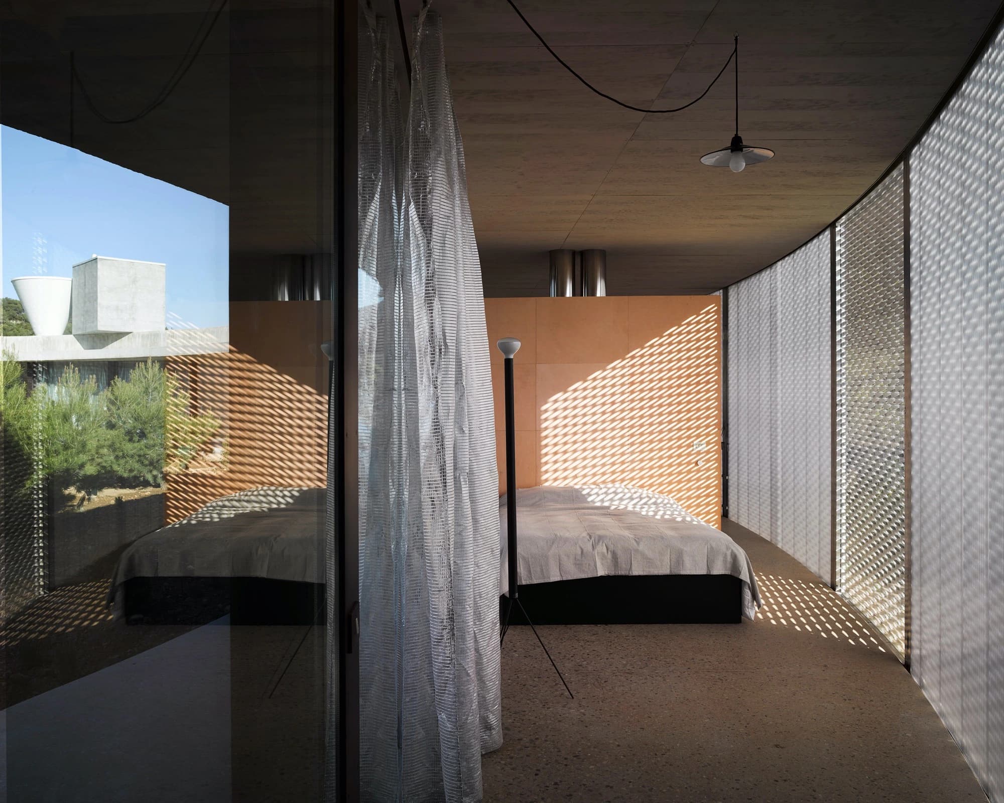 Solo House, OFFICE KGDVS