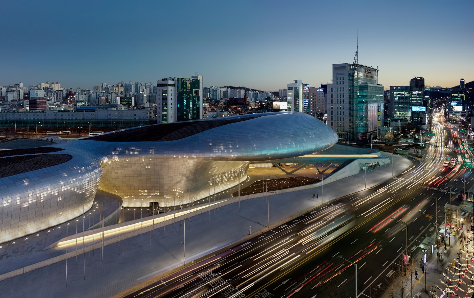 Dongdaemun Design Plaza, Zaha Hadid Architects