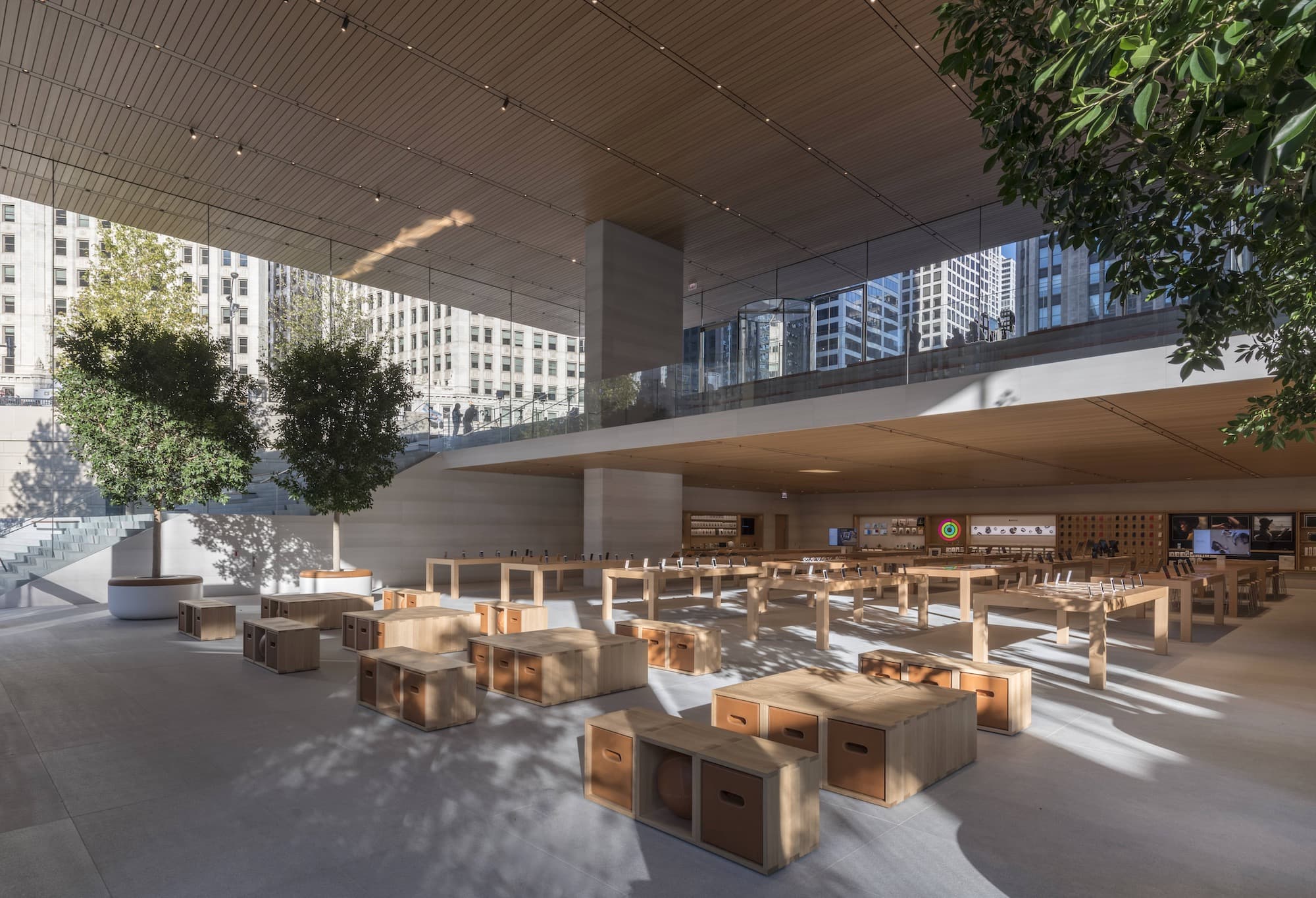 Apple Michigan Avenue, Foster + Partners