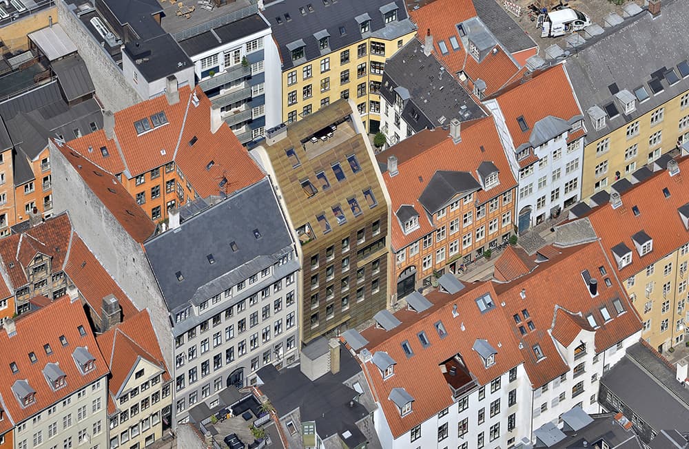 Toldboldgade 13 set fra oven