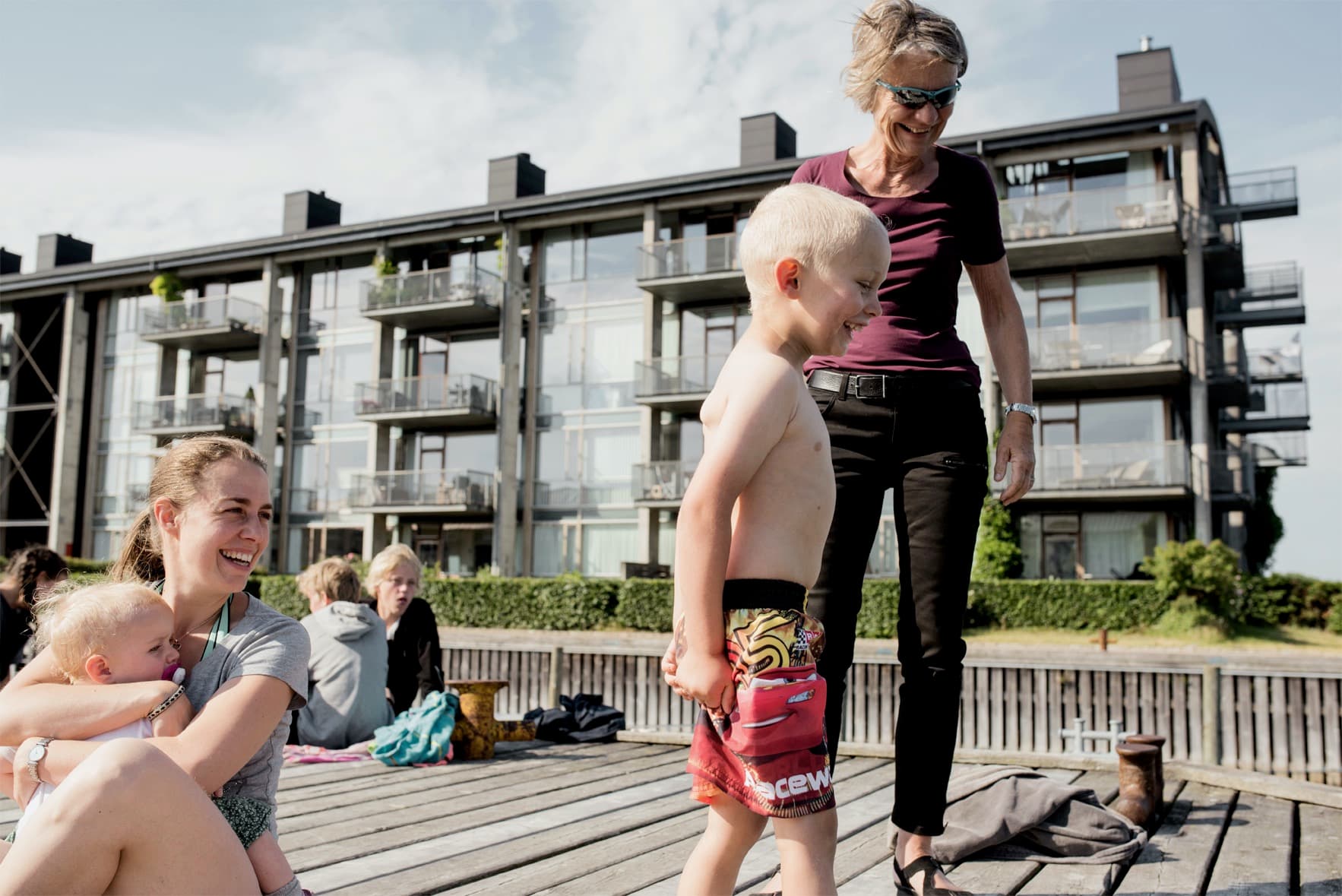 Torpedo Hall Apartments, Vandkunsten
