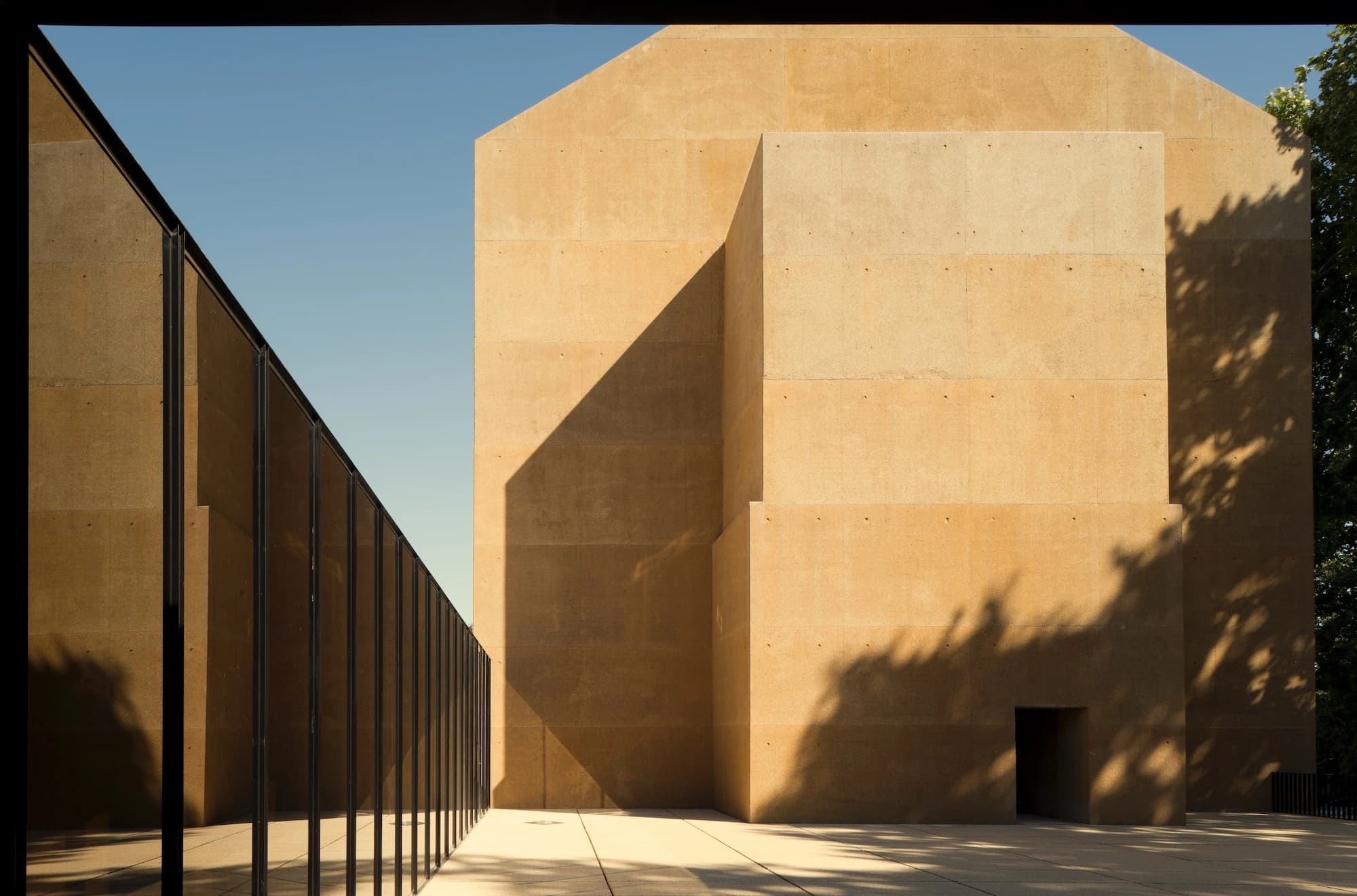 Teatro Thalia, Byrne & Lopes Arquitectos