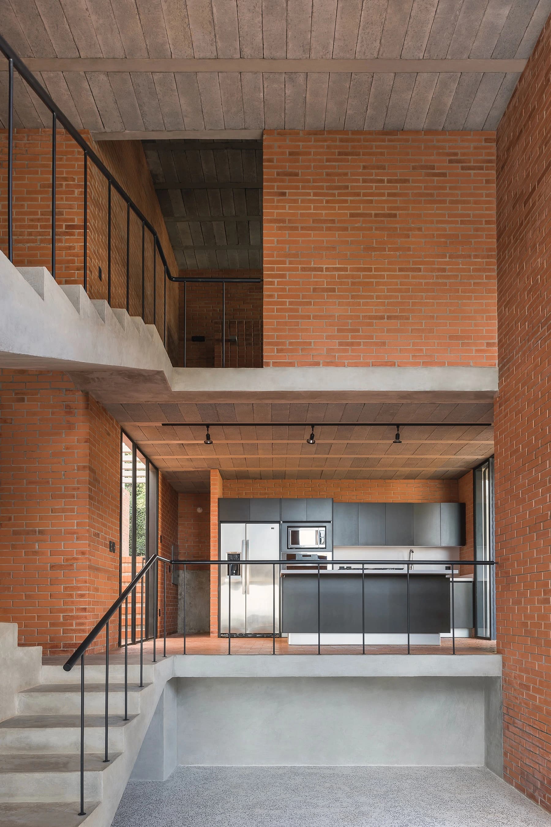 Casa Tello, PRODUCTORA