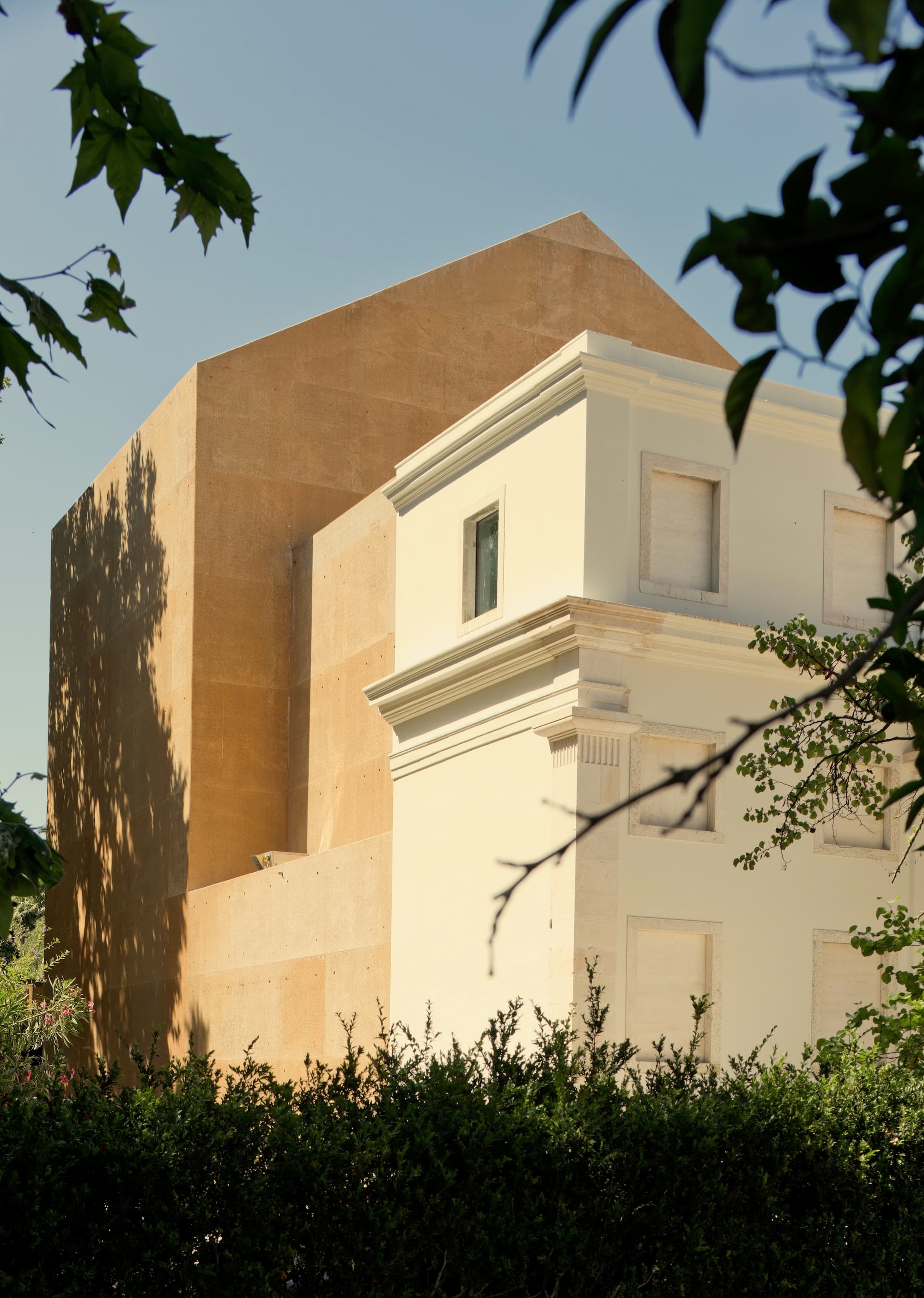 Teatro Thalia, Byrne & Lopes Arquitectos