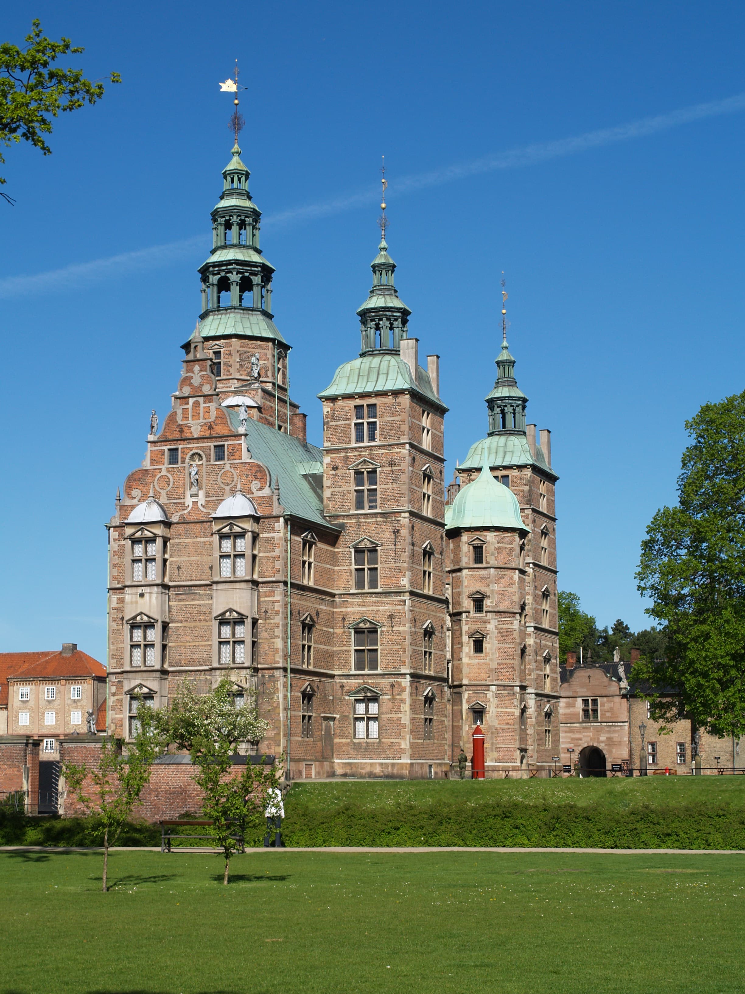 Rosenborg set fra siden