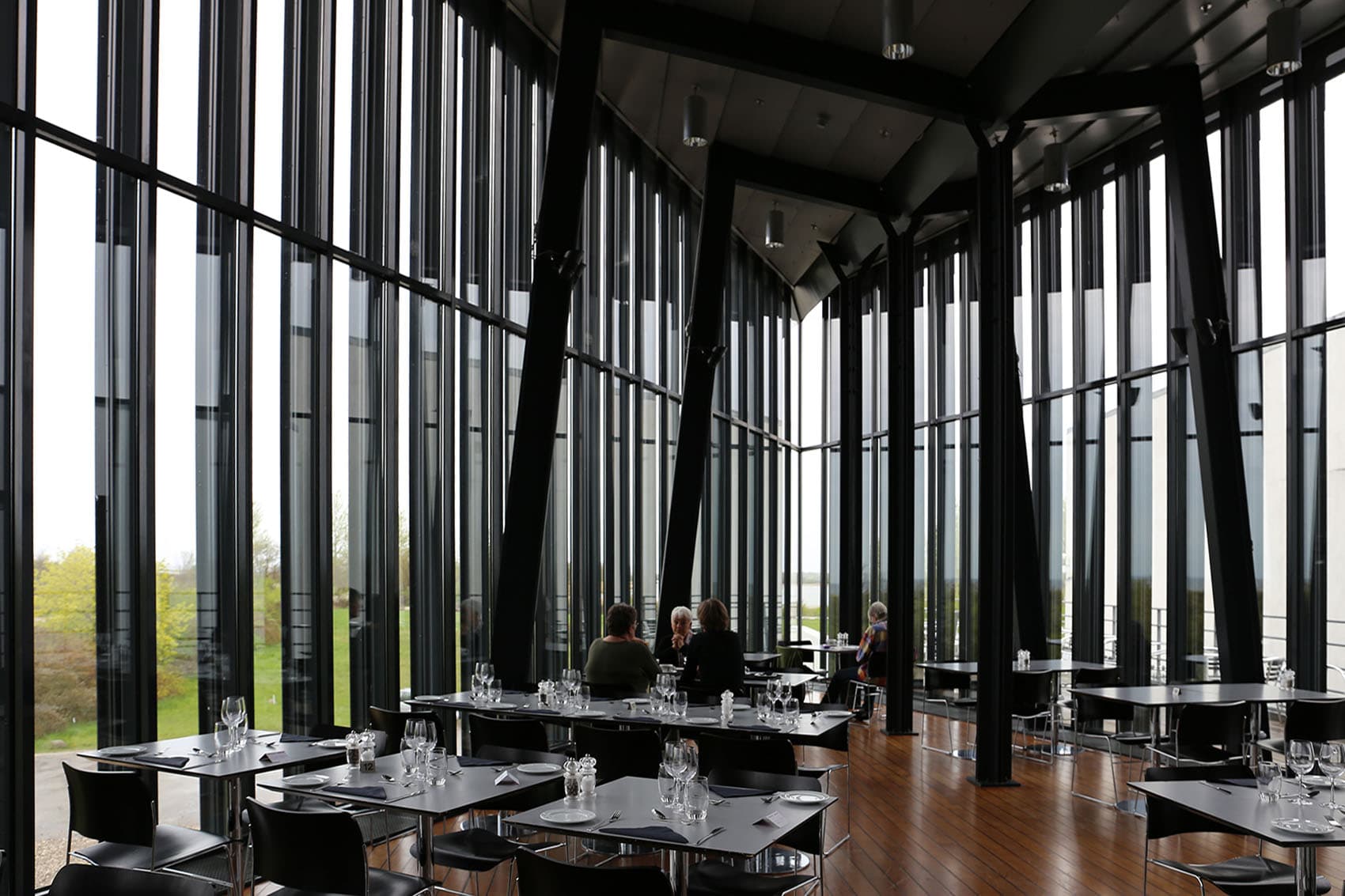 Billede af ARKENS café set indefra