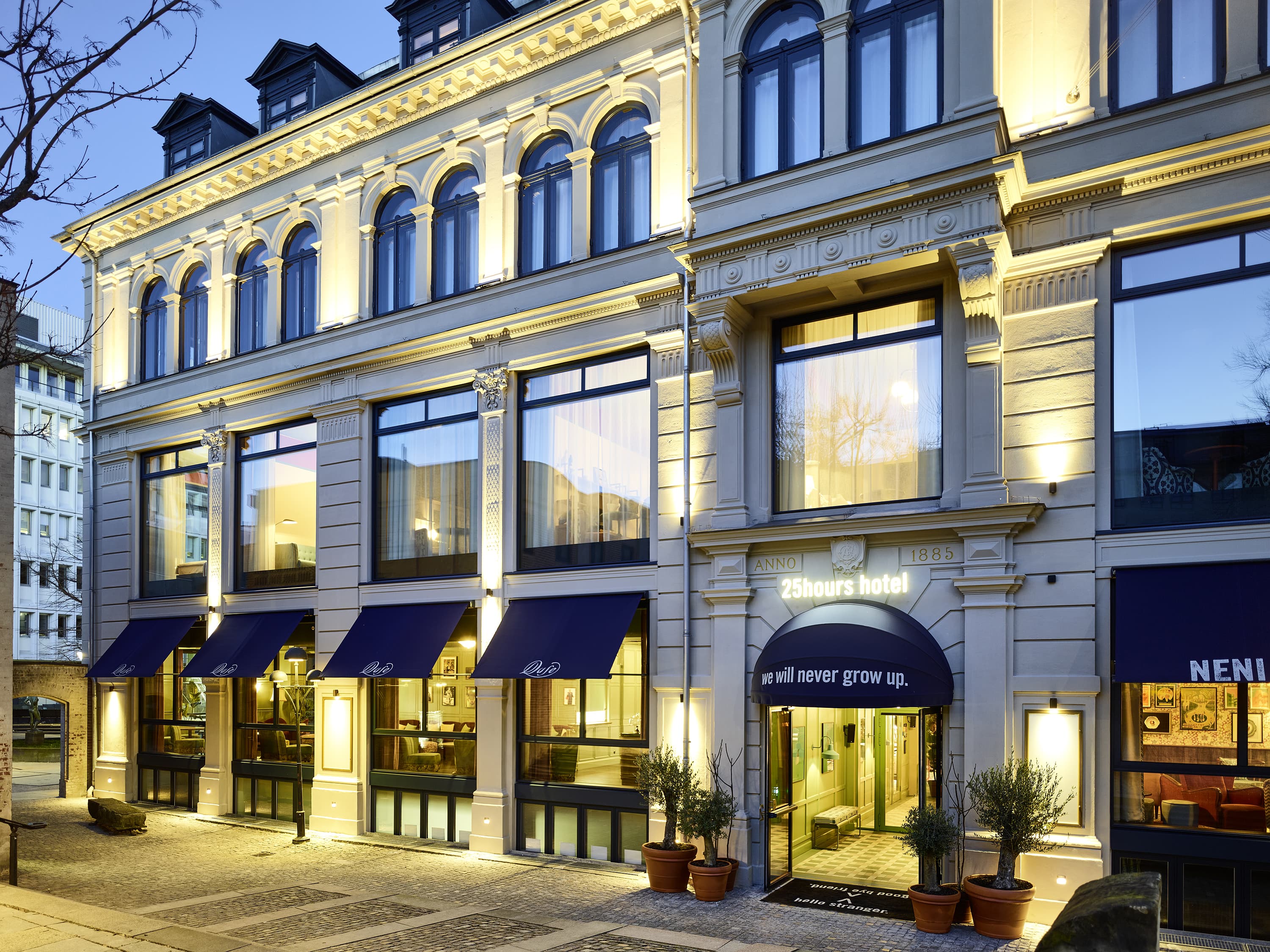 25hours Hotel - Facade