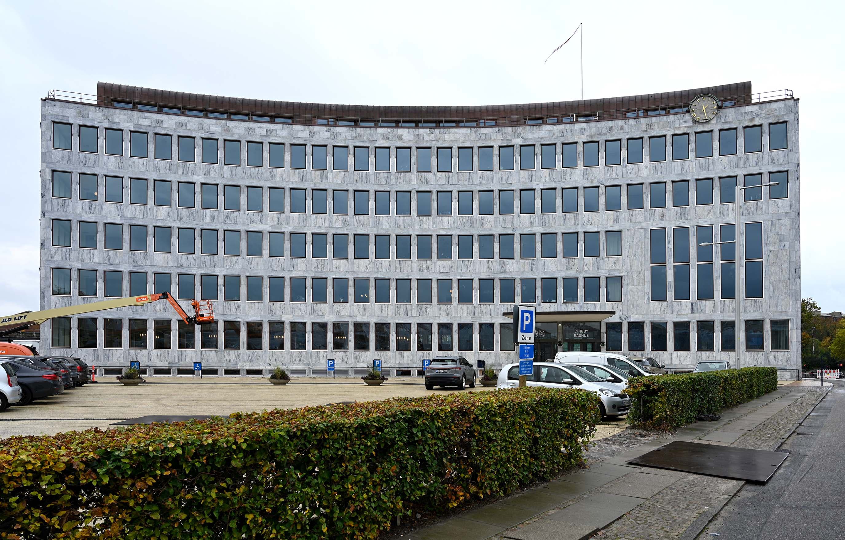 Lyngby Rådhus set udefra