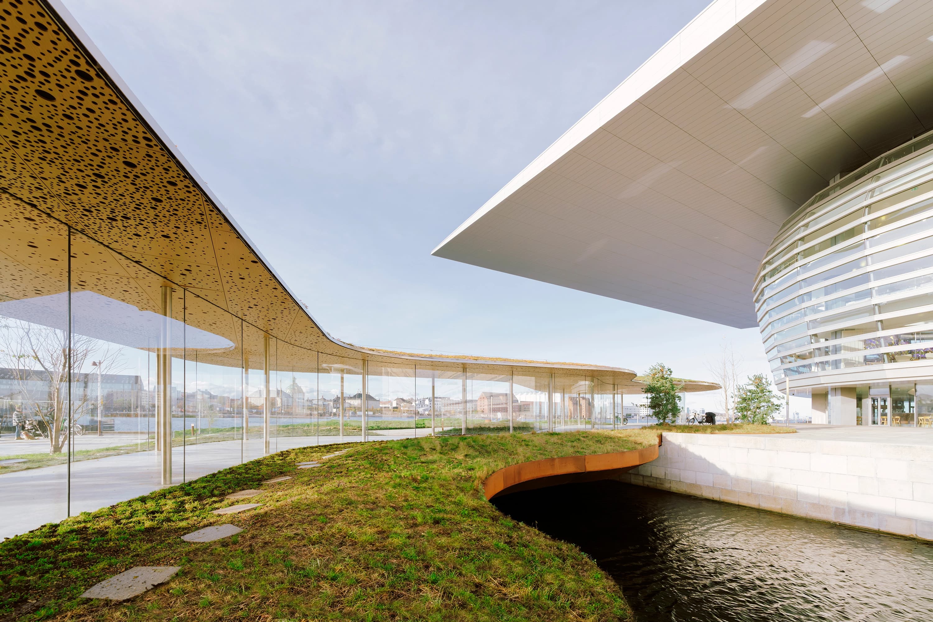 Operaparken - The Opera Park - udsigt til operaen