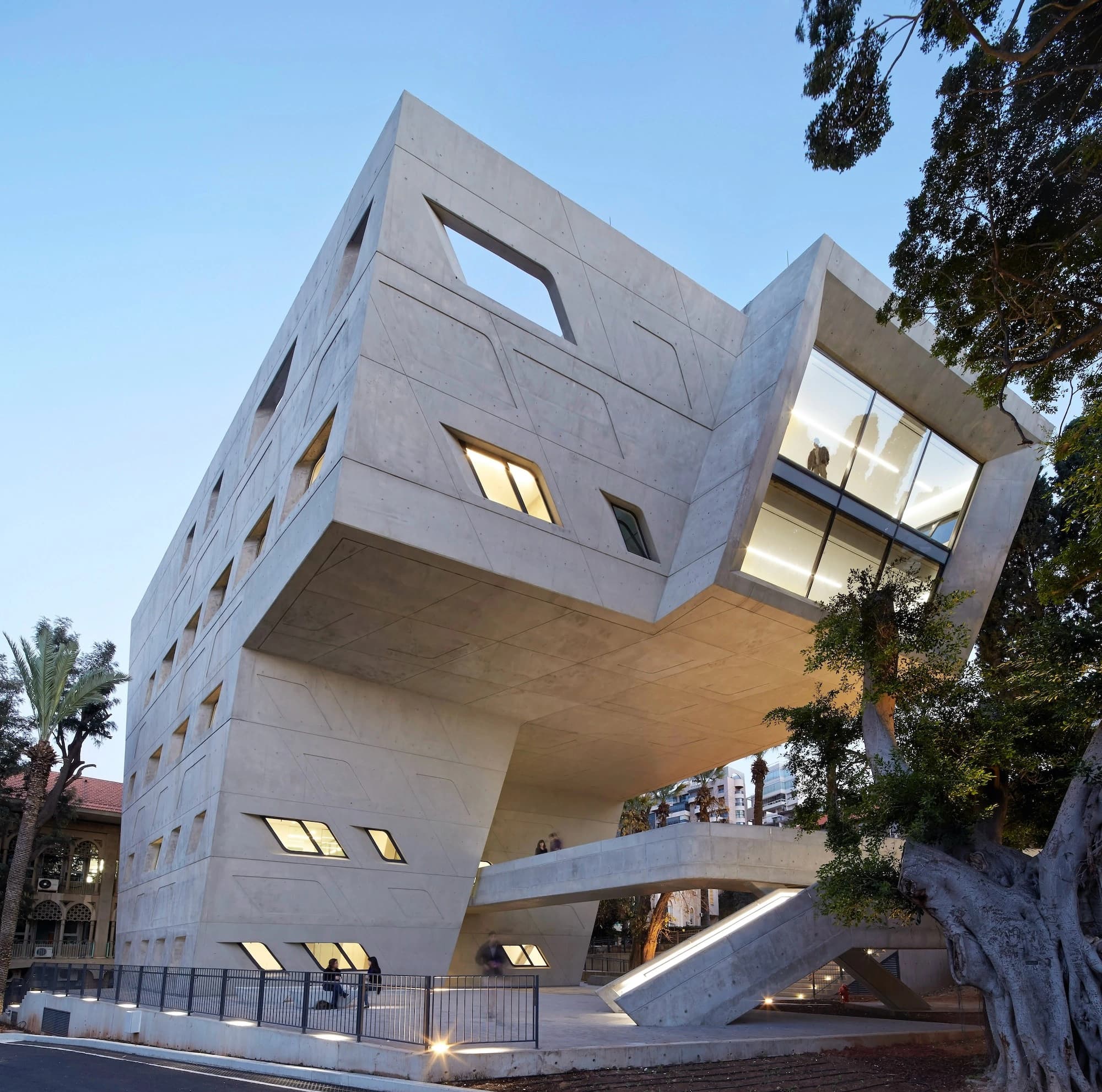 Issam Fares Institute, ZHA