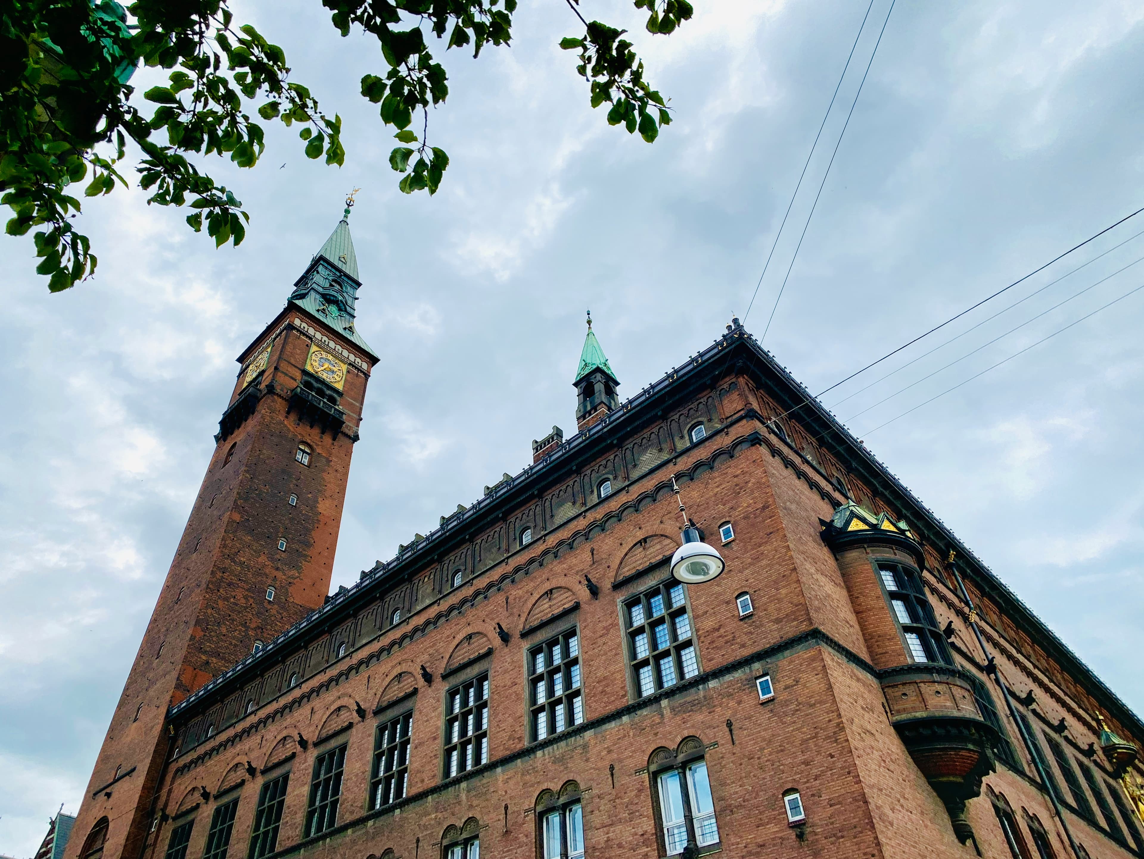 Københavns Rådhus set fra H. C. Andersens Boulevard